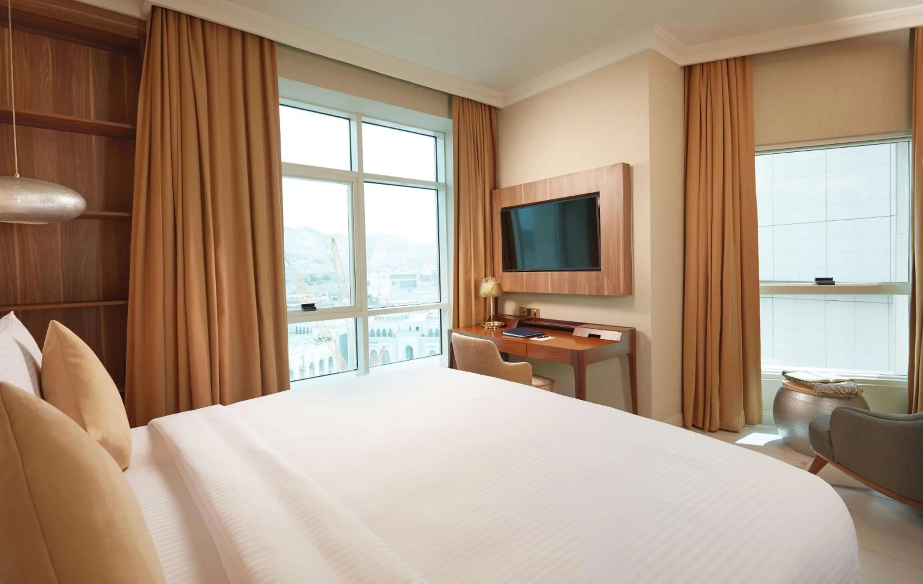 Bedroom, Bed in Tilal Jabal Al Kabah