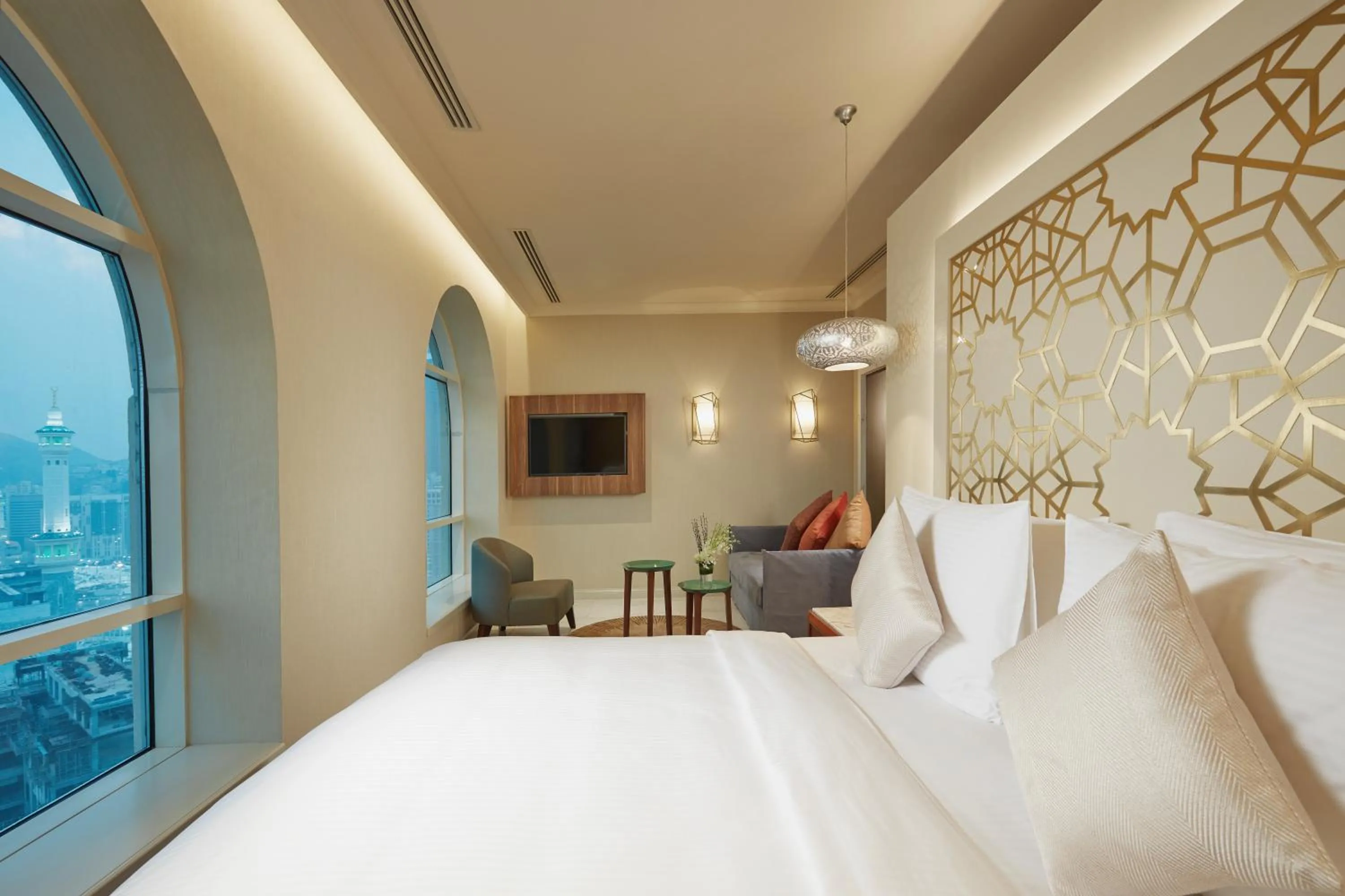 Bedroom, Bed in Tilal Jabal Al Kabah