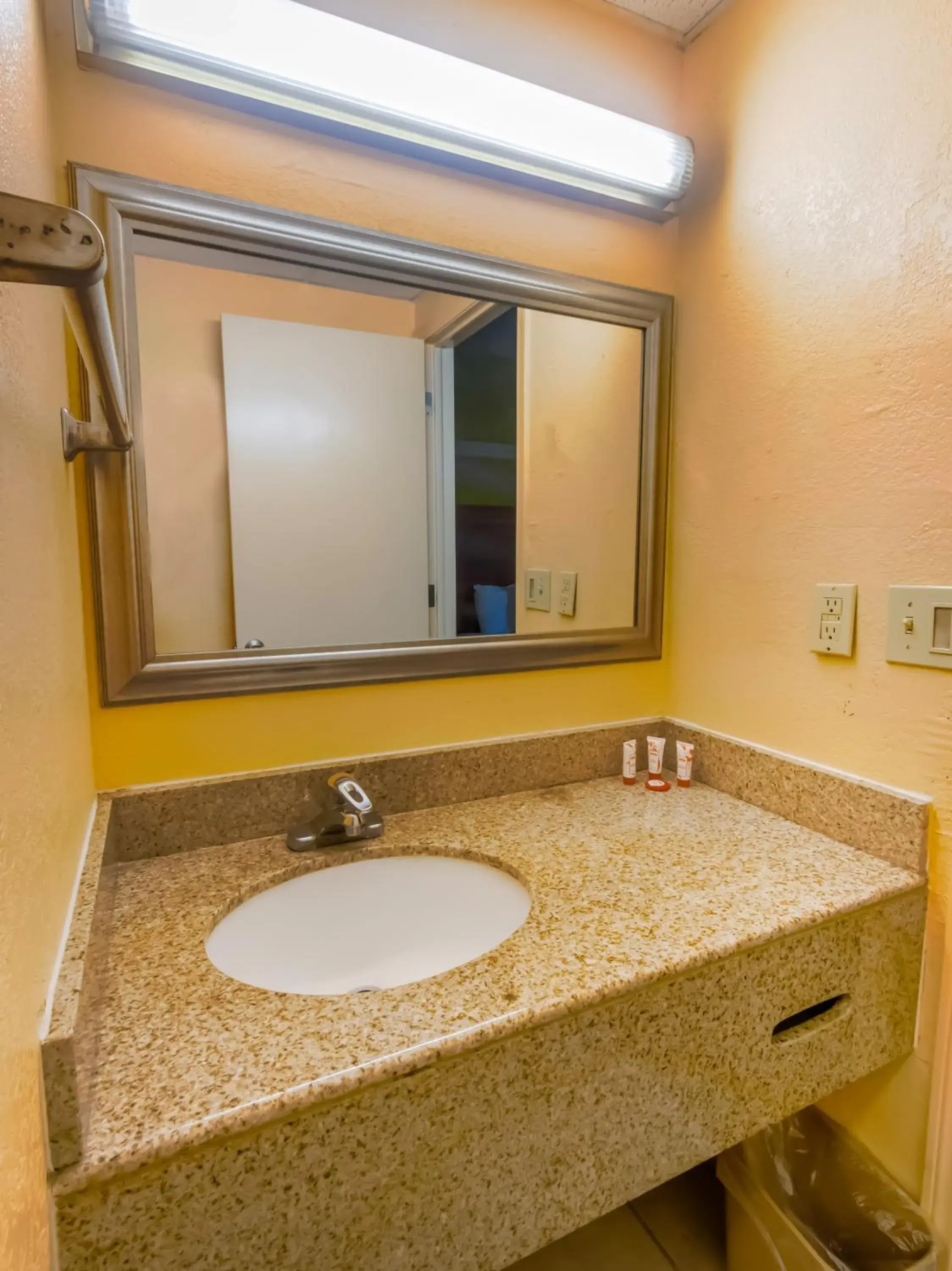 Bathroom in Hotel M Morgantown - WVU Area
