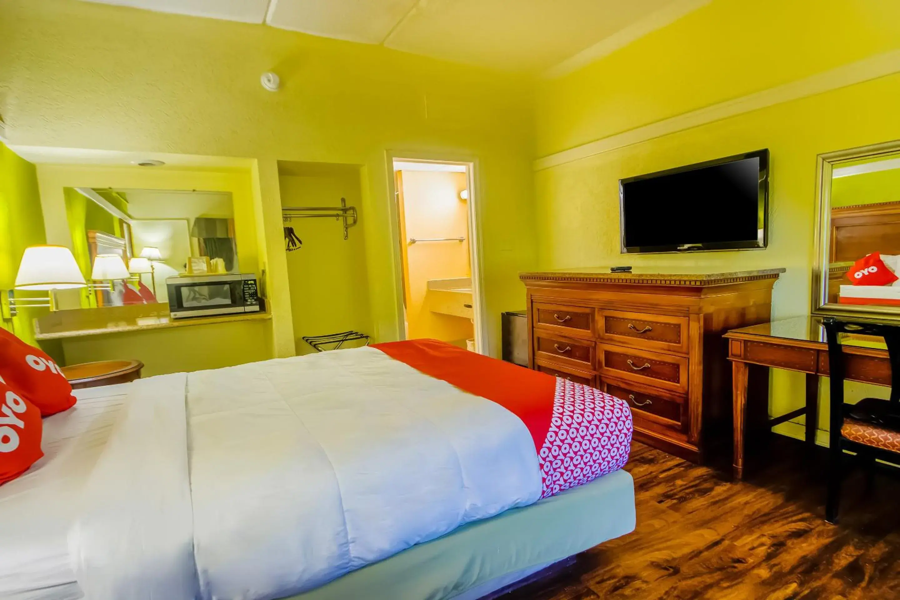 Bedroom, Bed in Hotel M Morgantown - WVU Area