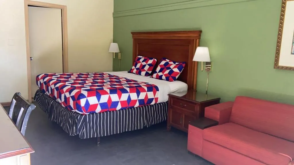 Photo of the whole room, Bed in Hotel M Morgantown - WVU Area