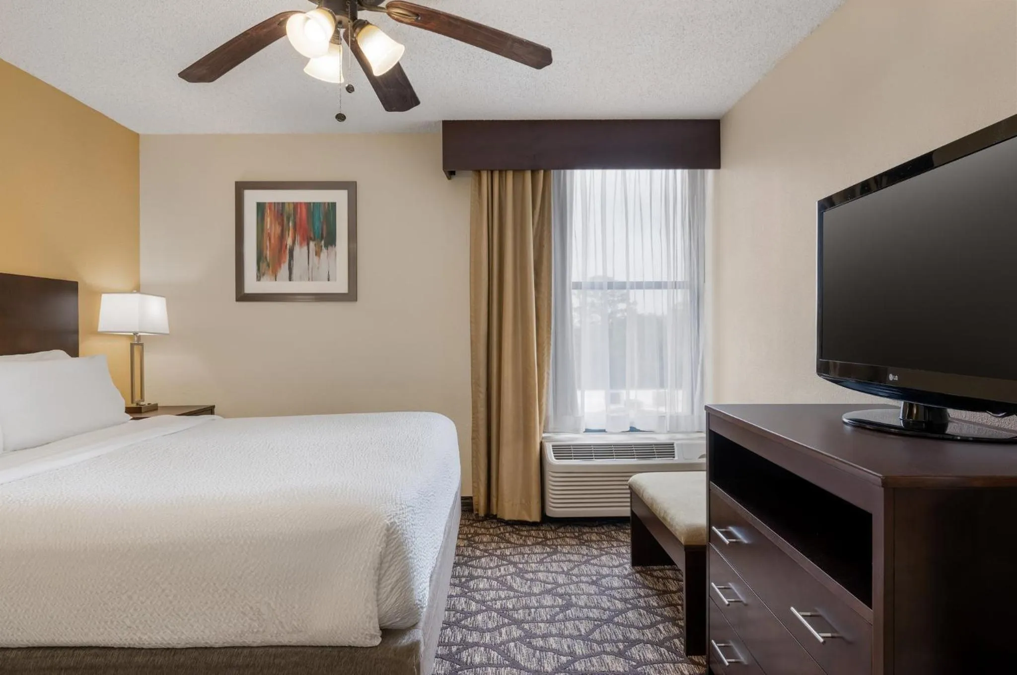 Photo of the whole room, Bed in Holiday Inn Express Tallahassee by IHG