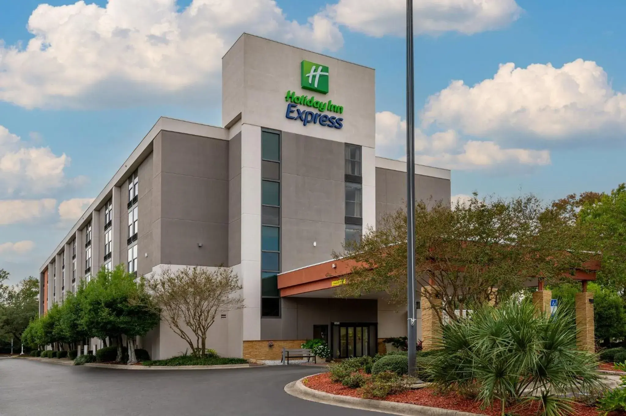Property building in Holiday Inn Express Tallahassee by IHG Property building in Holiday Inn Express Tallahassee by IHG