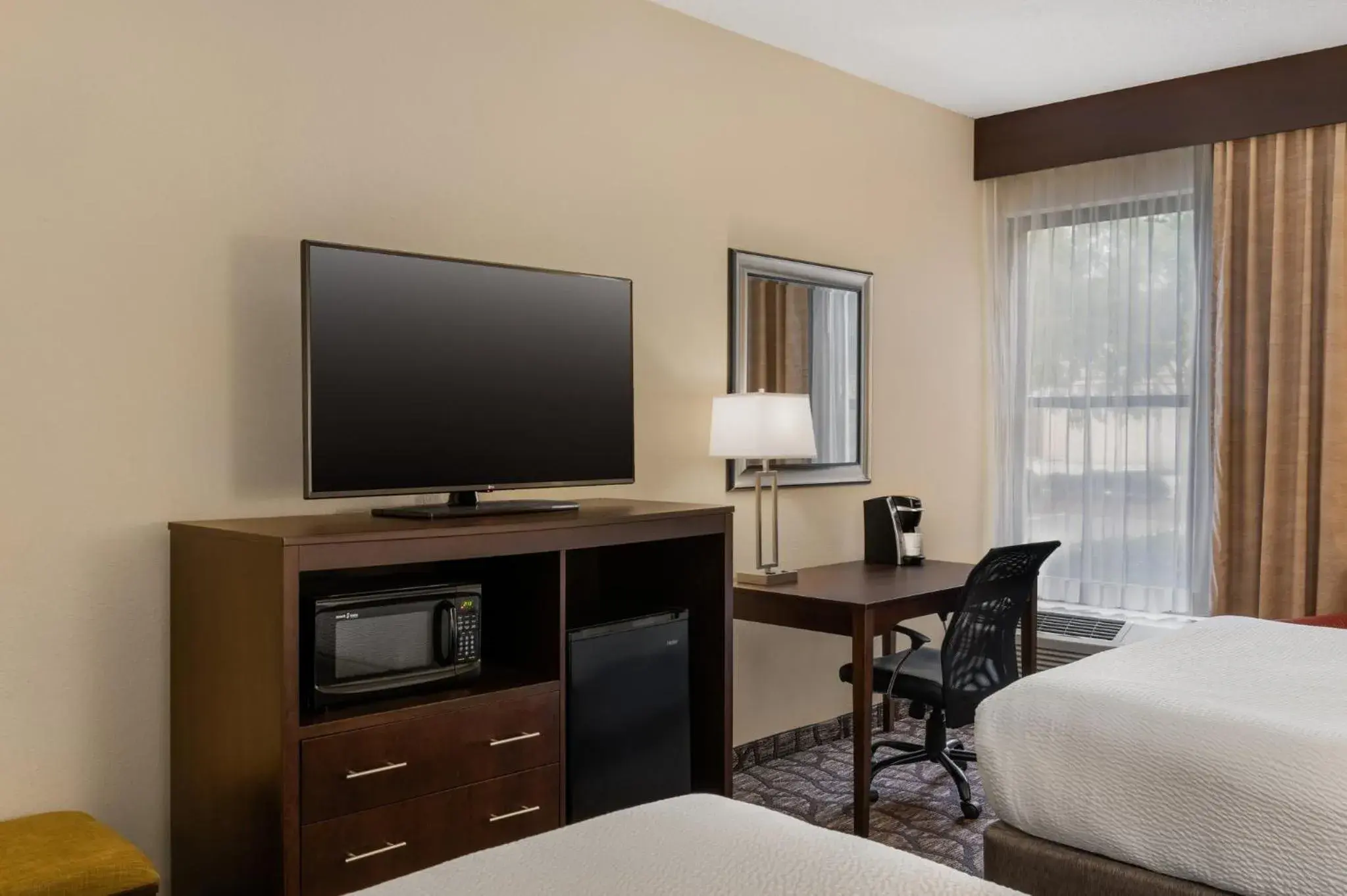 Photo of the whole room, Bed in Holiday Inn Express Tallahassee by IHG Photo of the whole room, Bed in Holiday Inn Express Tallahassee by IHG