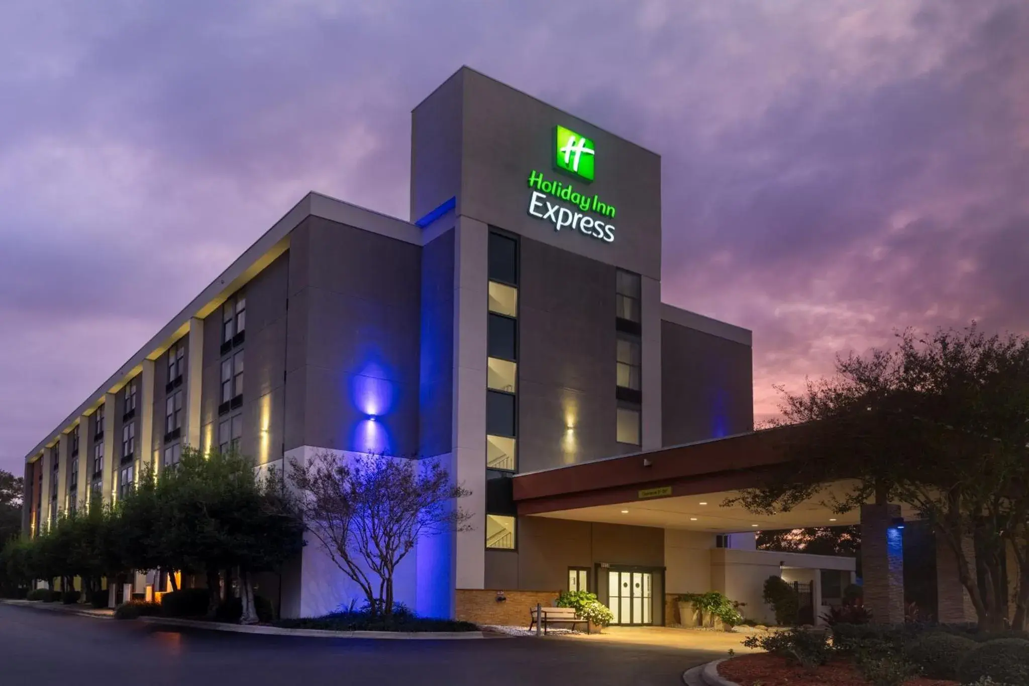 Property building in Holiday Inn Express Tallahassee by IHG Property building in Holiday Inn Express Tallahassee by IHG
