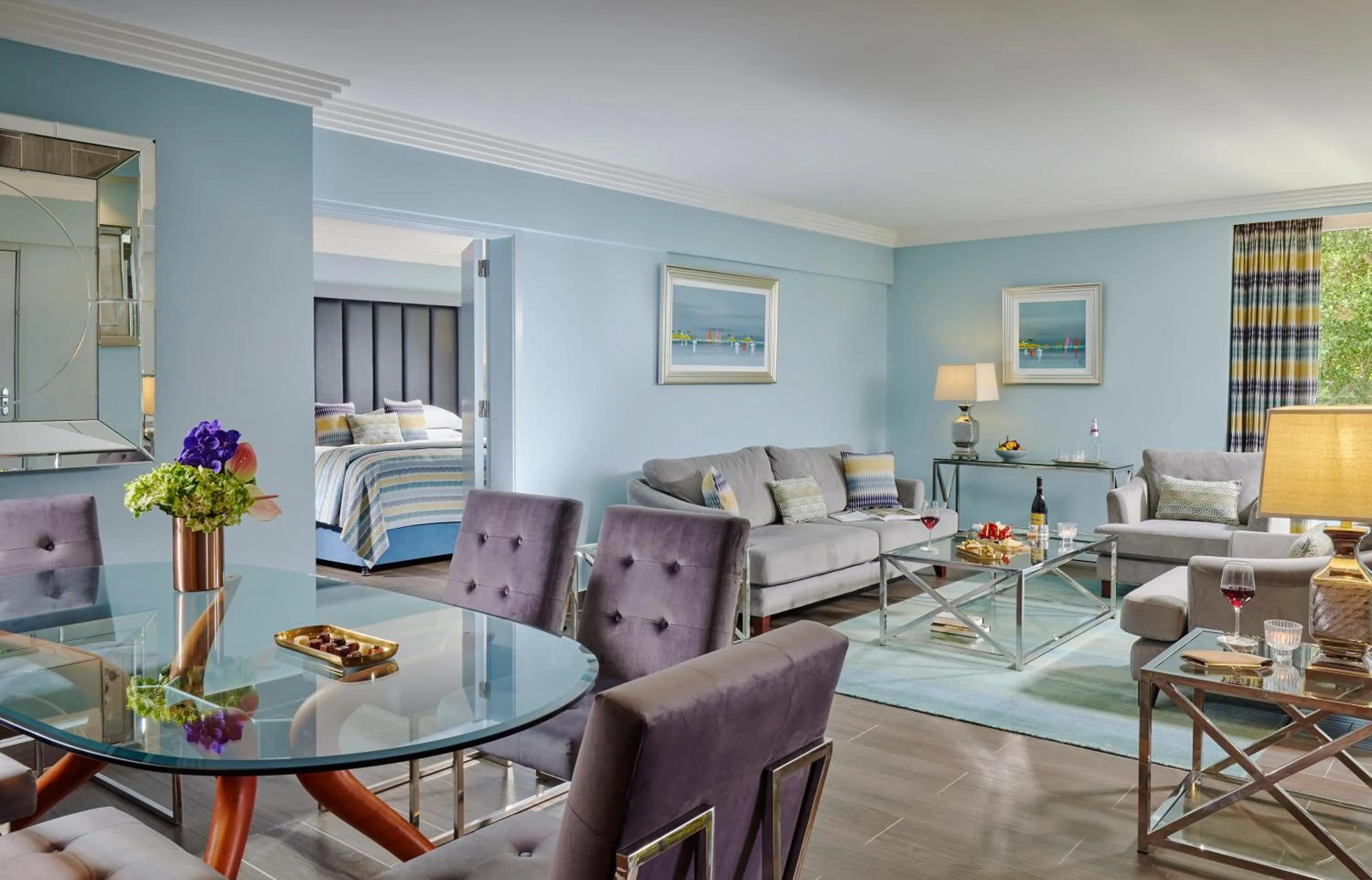 Dining area in The Eliott Hotel