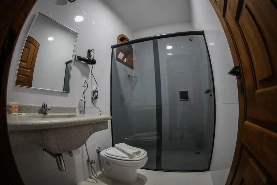 Shower in Pousada Recreio Da Praia