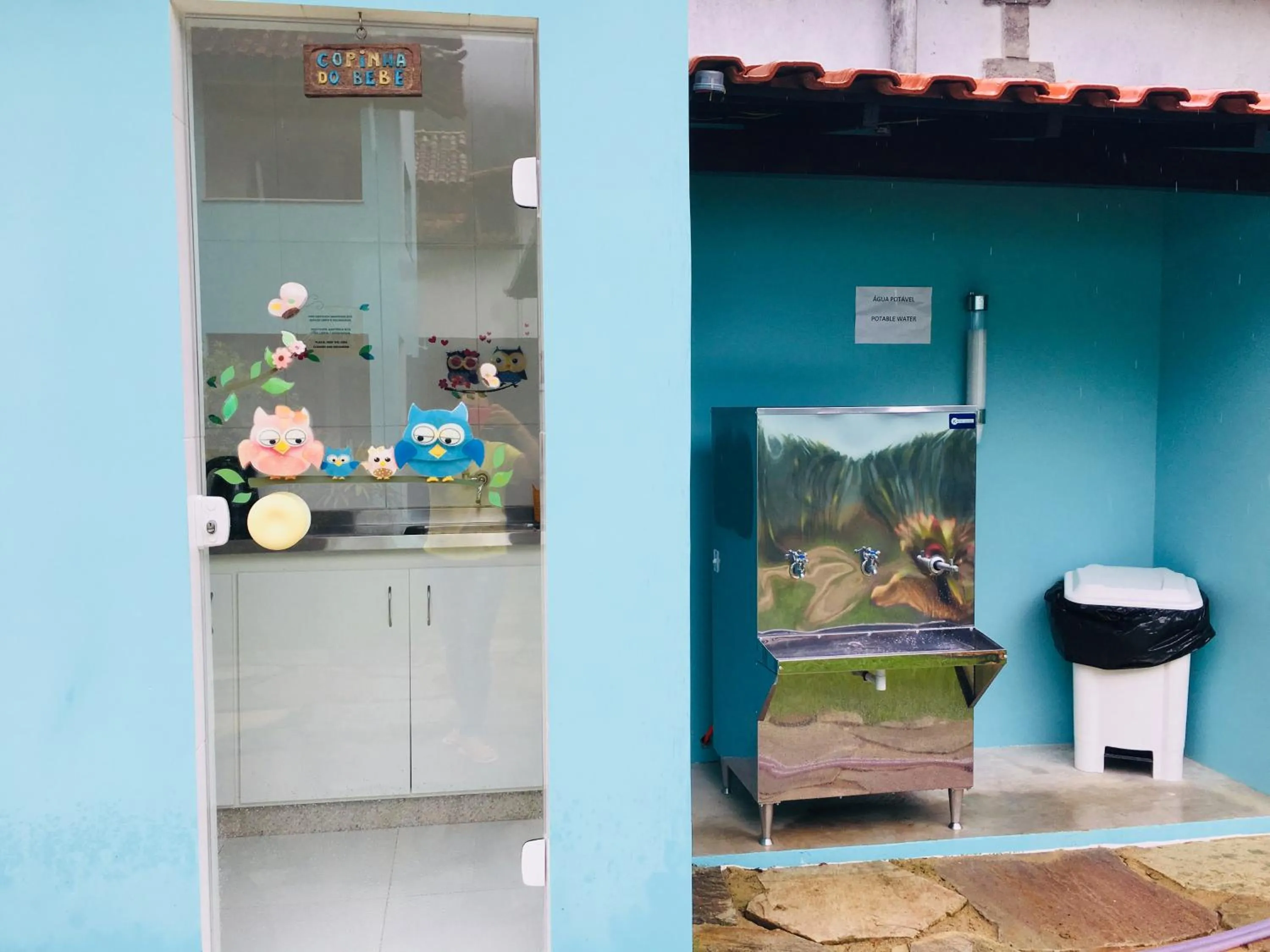Communal kitchen in Pousada Recreio Da Praia