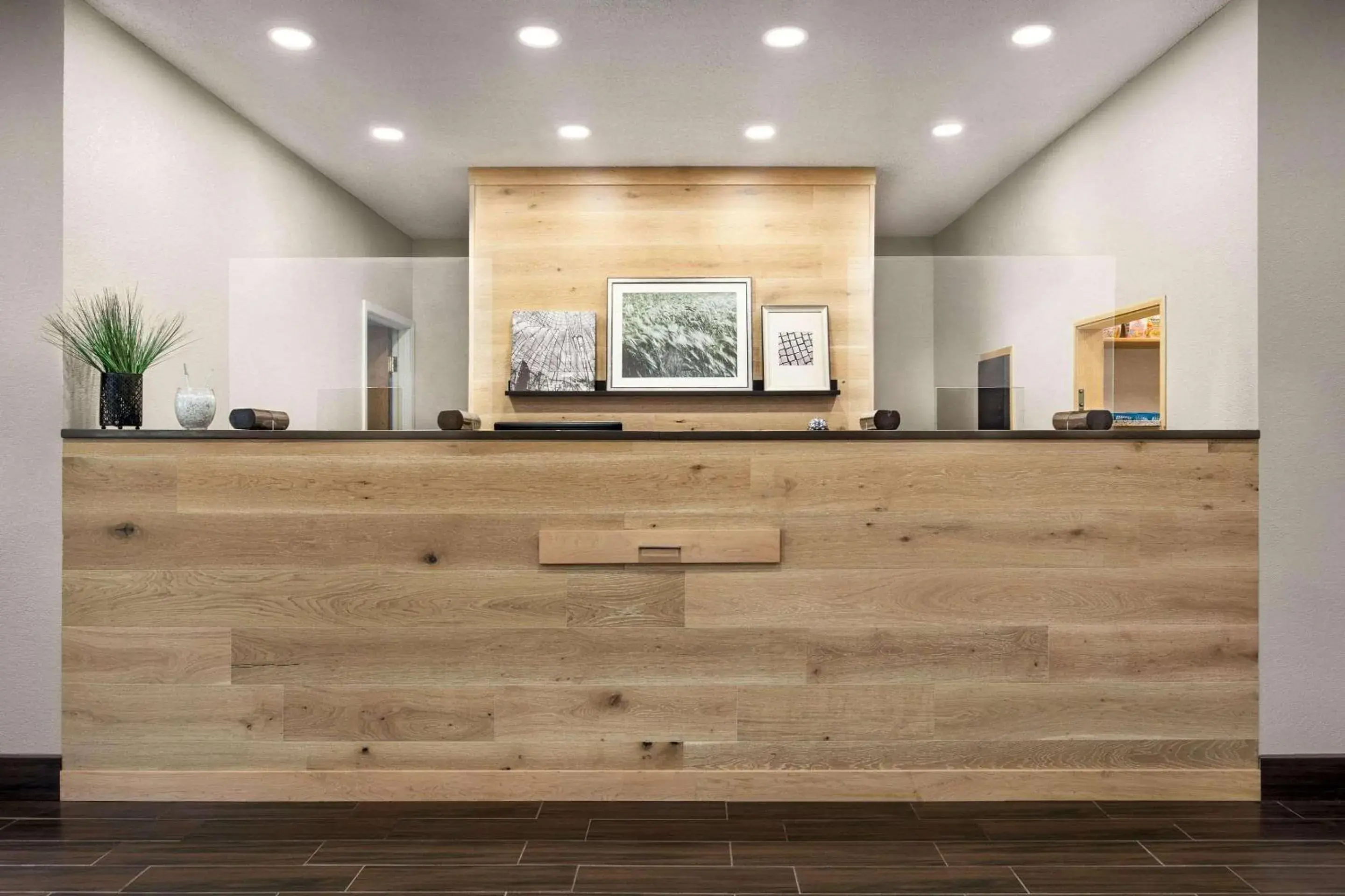 Lobby or reception in Country Inn & Suites by Radisson, Stillwater, MN Lobby or reception in Country Inn & Suites by Radisson, Stillwater, MN