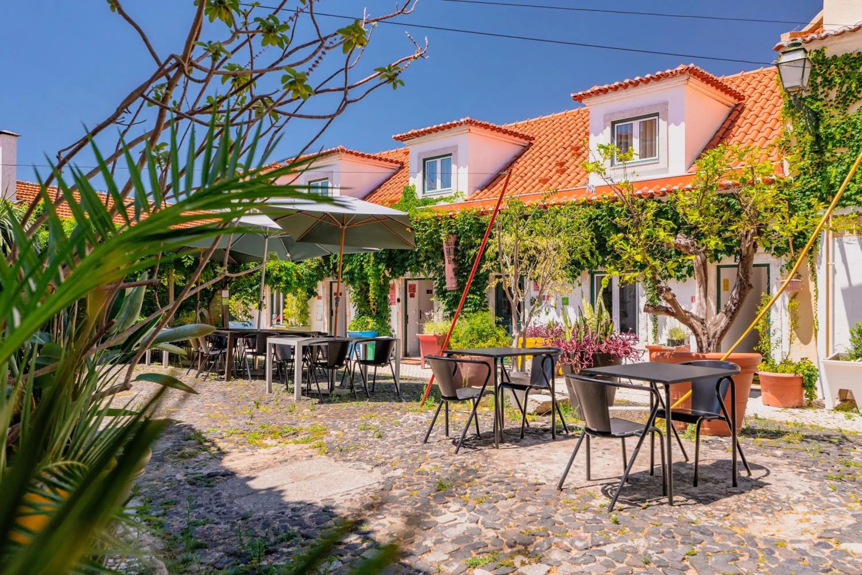 Property building in Casa do Patio by Shiadu Property building in Casa do Patio by Shiadu