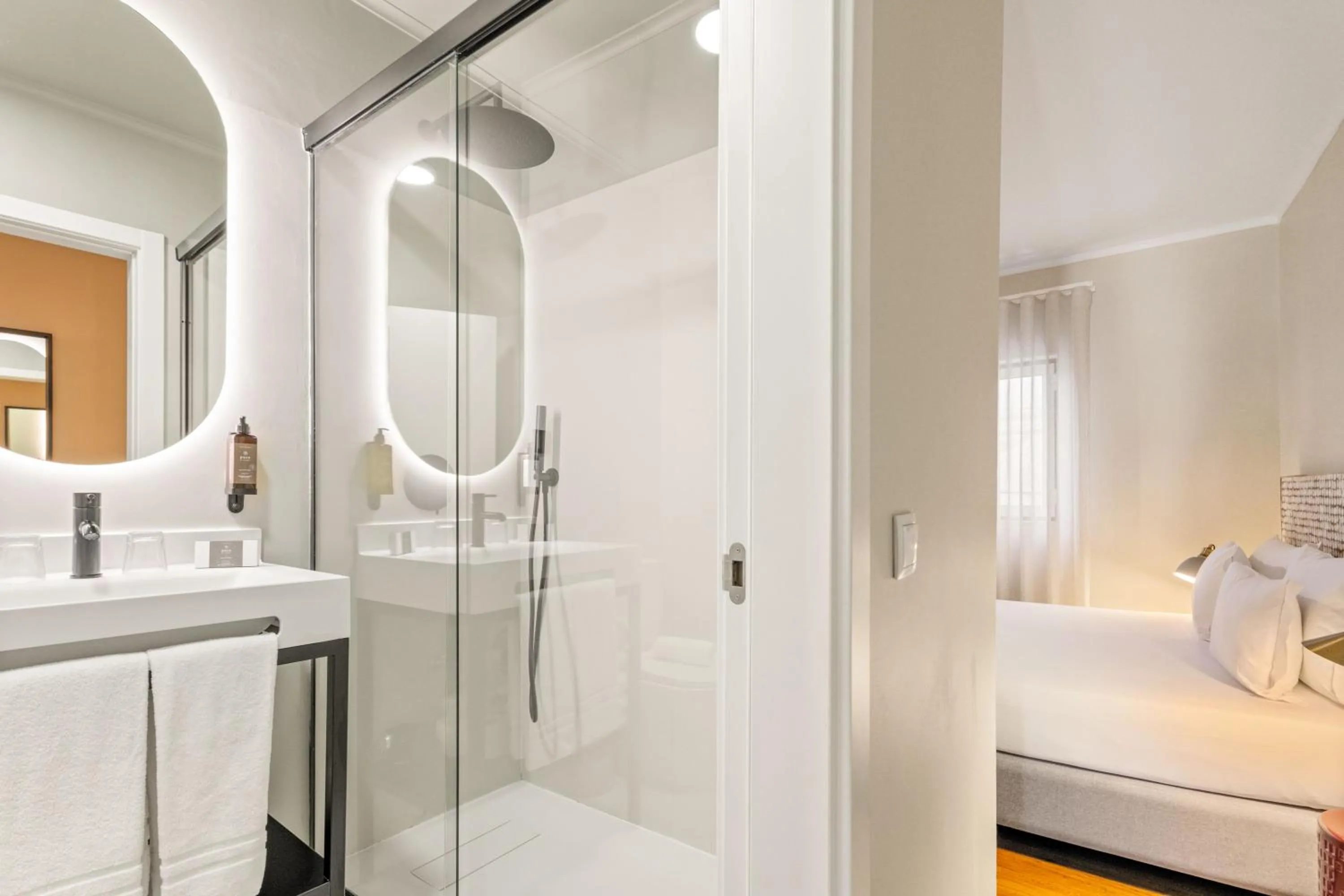 Bathroom, Bed in Casa do Patio by Shiadu