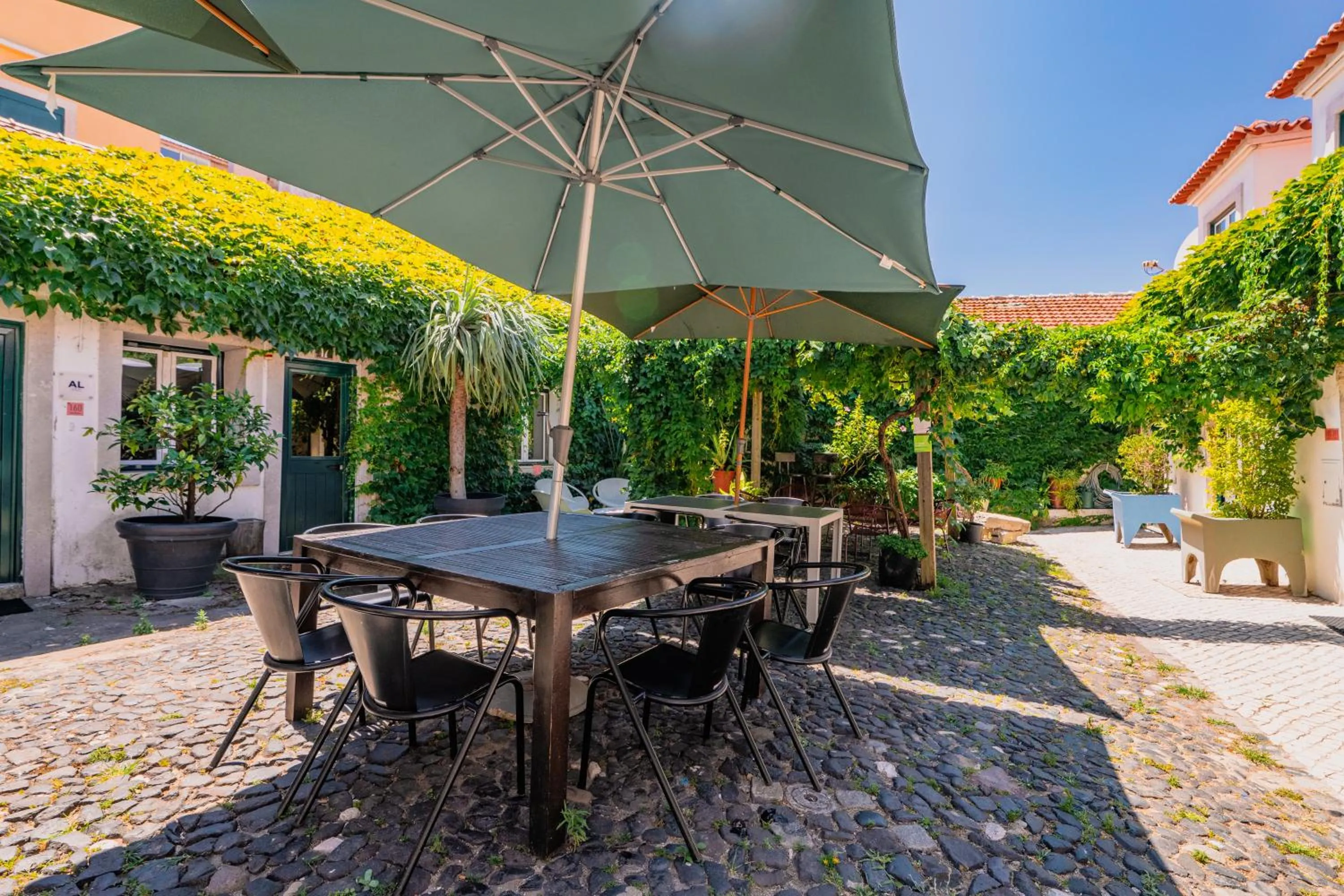 Patio in Casa do Patio by Shiadu