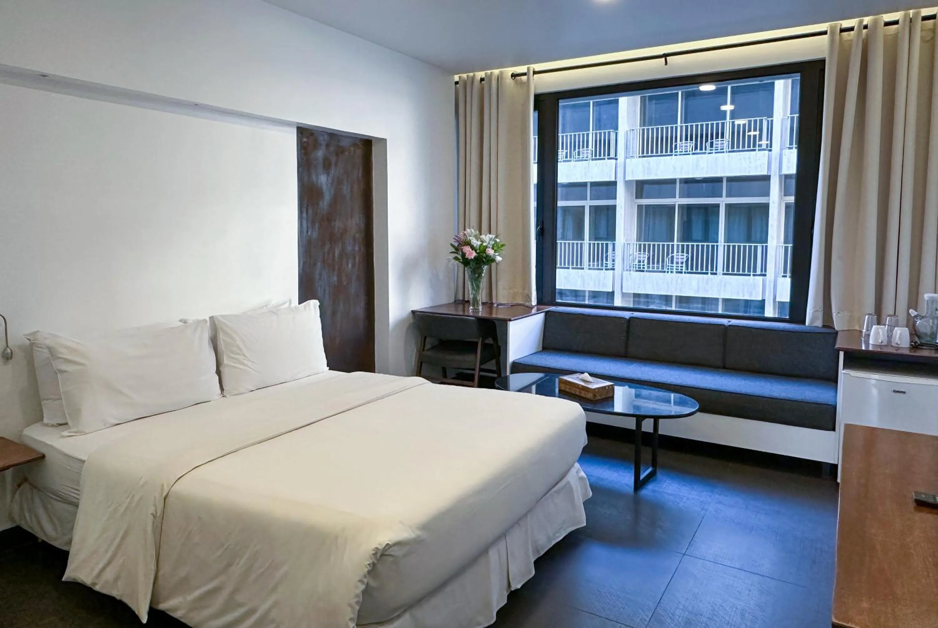 Bed in Hamra Urban Gardens