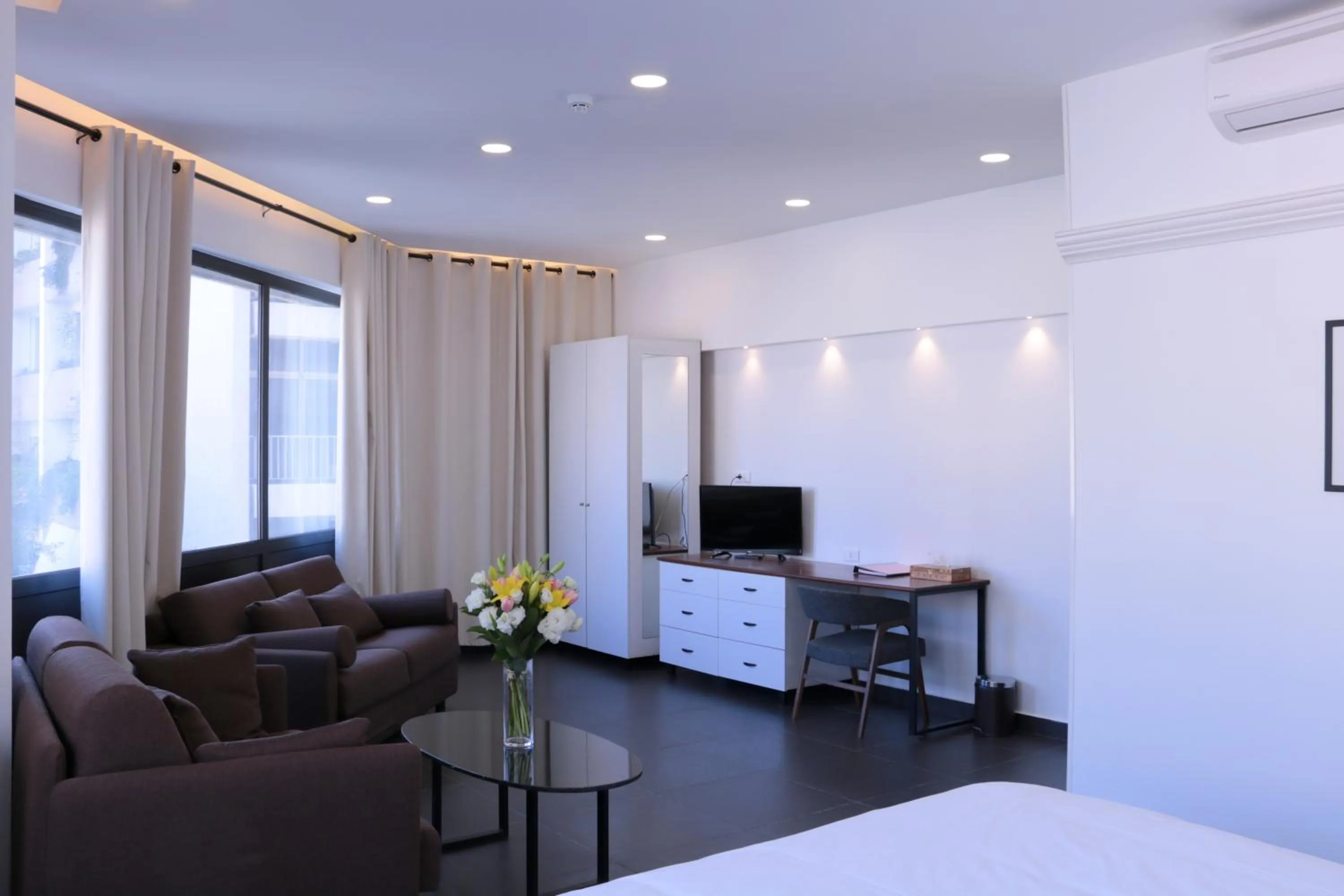 Photo of the whole room in Hamra Urban Gardens