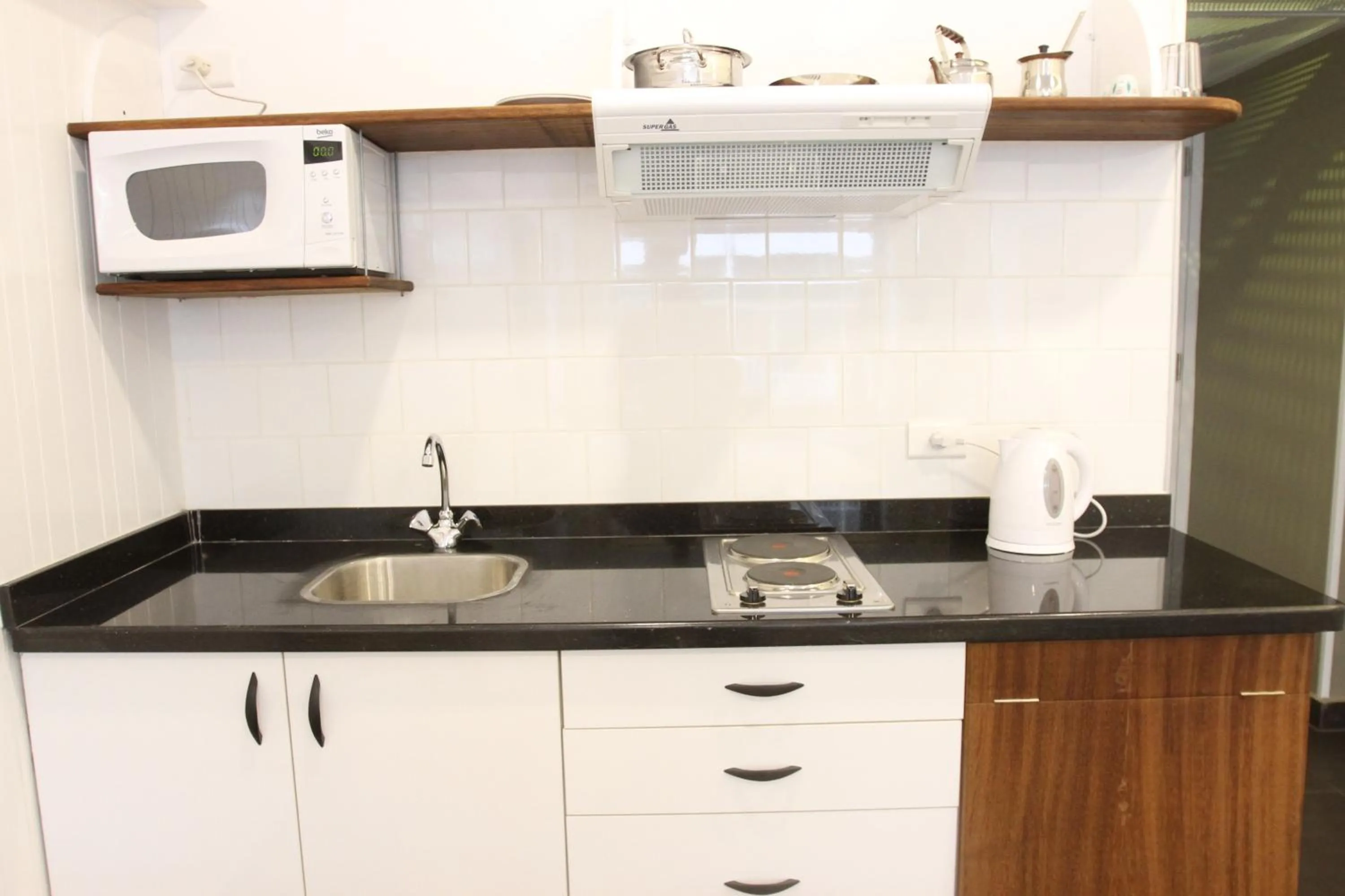 Kitchen or kitchenette in Hamra Urban Gardens