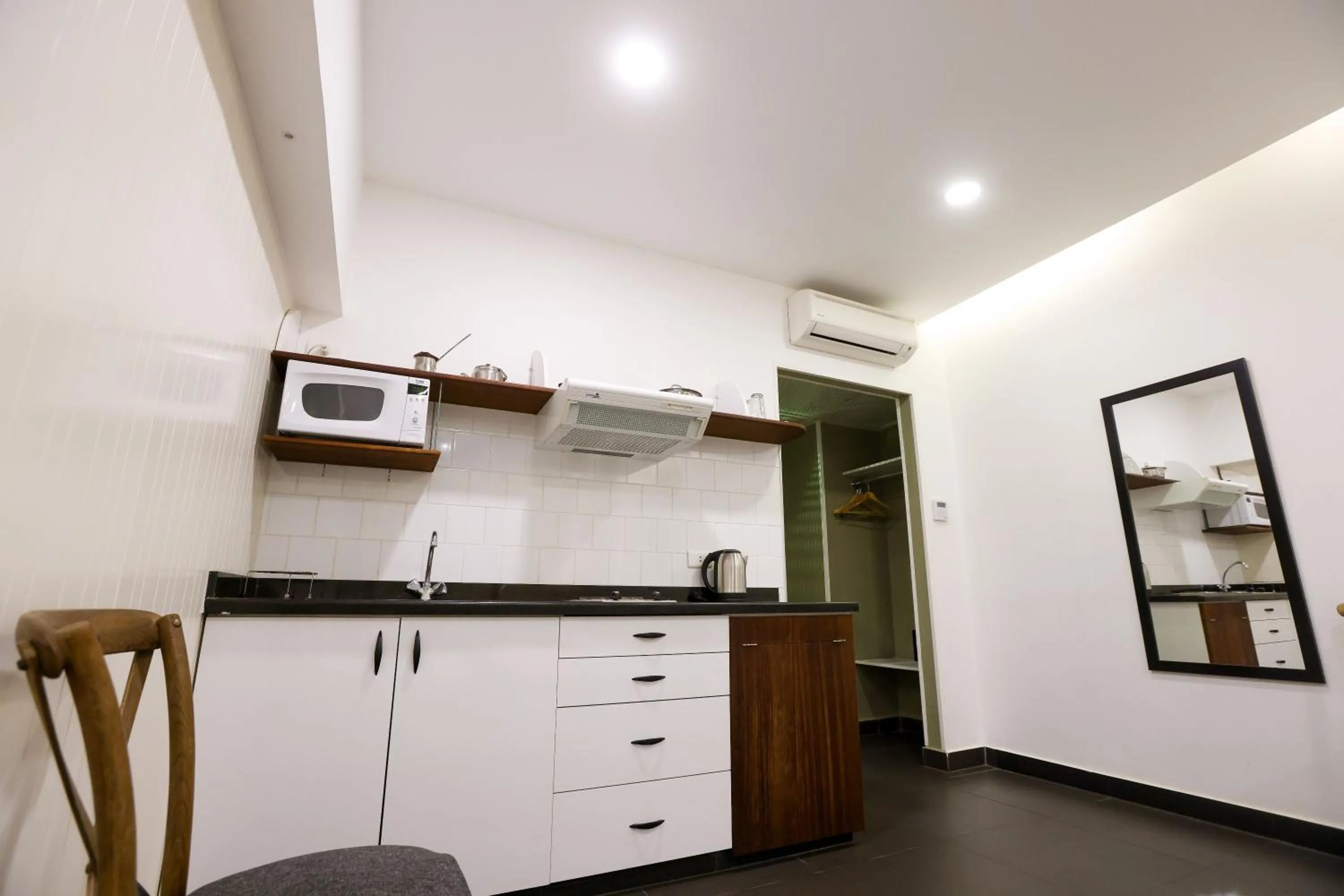 Kitchen or kitchenette in Hamra Urban Gardens