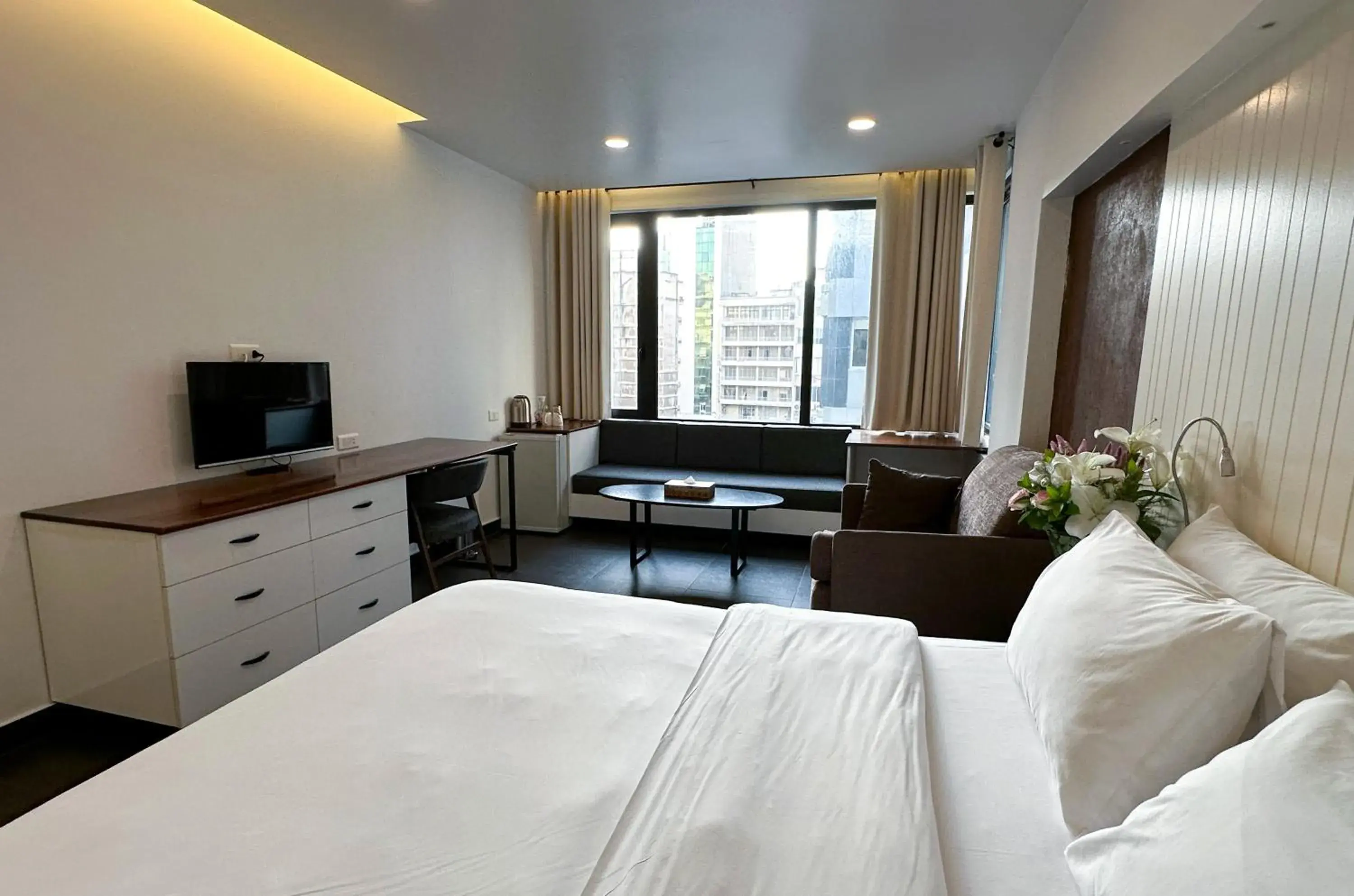 King Room in Hamra Urban Gardens King Room in Hamra Urban Gardens