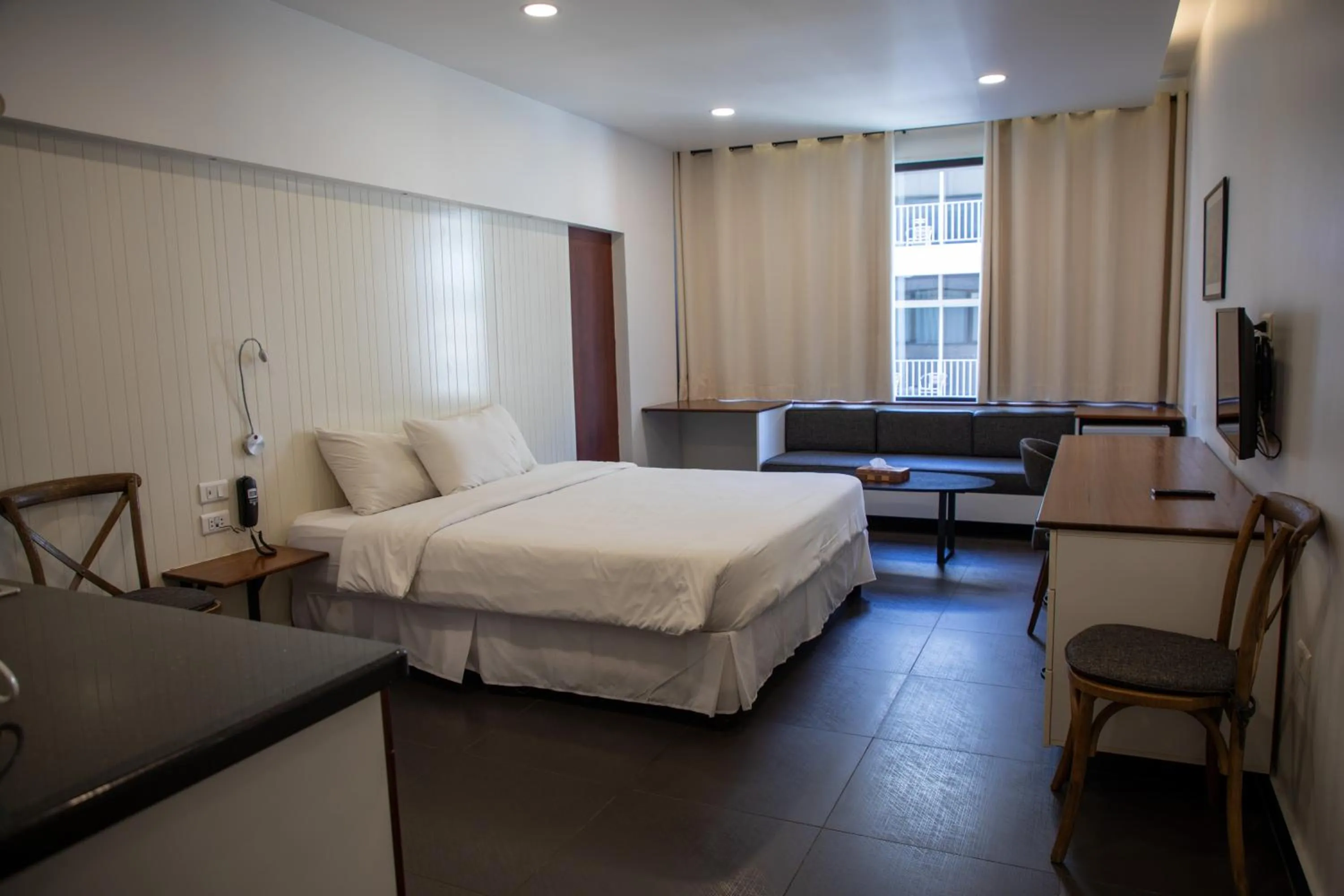 Bedroom, Bed in Hamra Urban Gardens