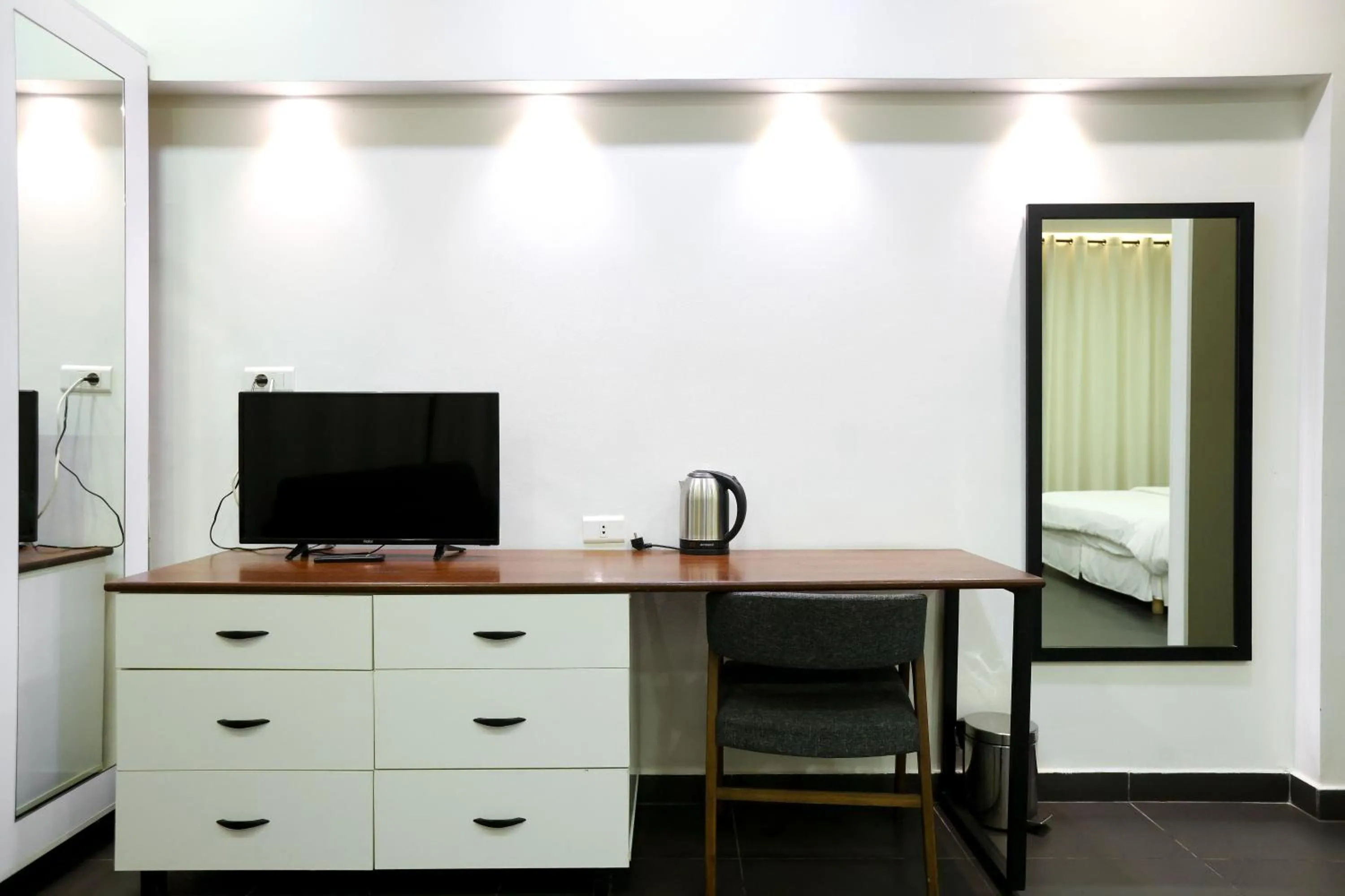 hair dresser in Hamra Urban Gardens