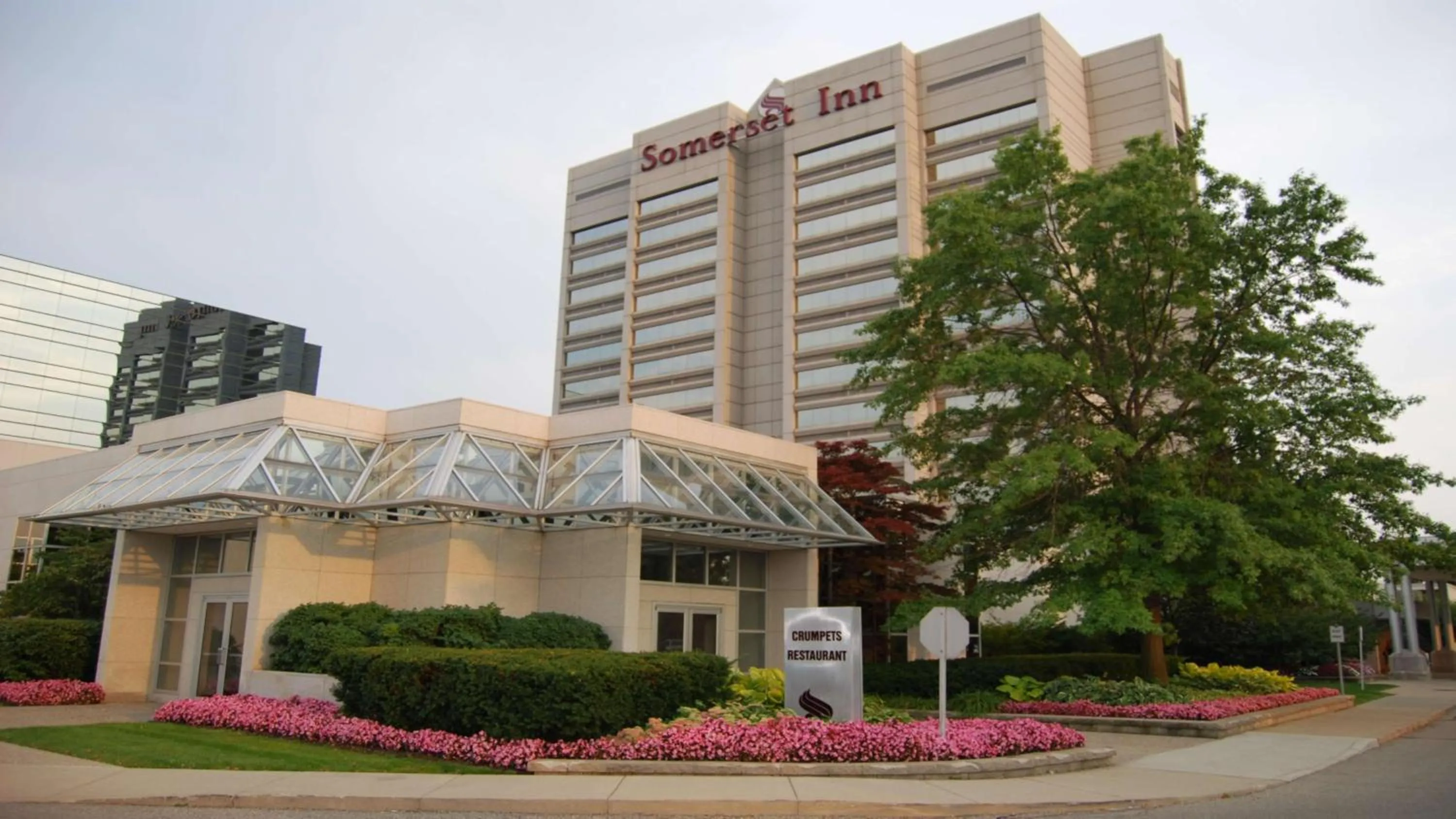 Property building in Somerset Inn Troy