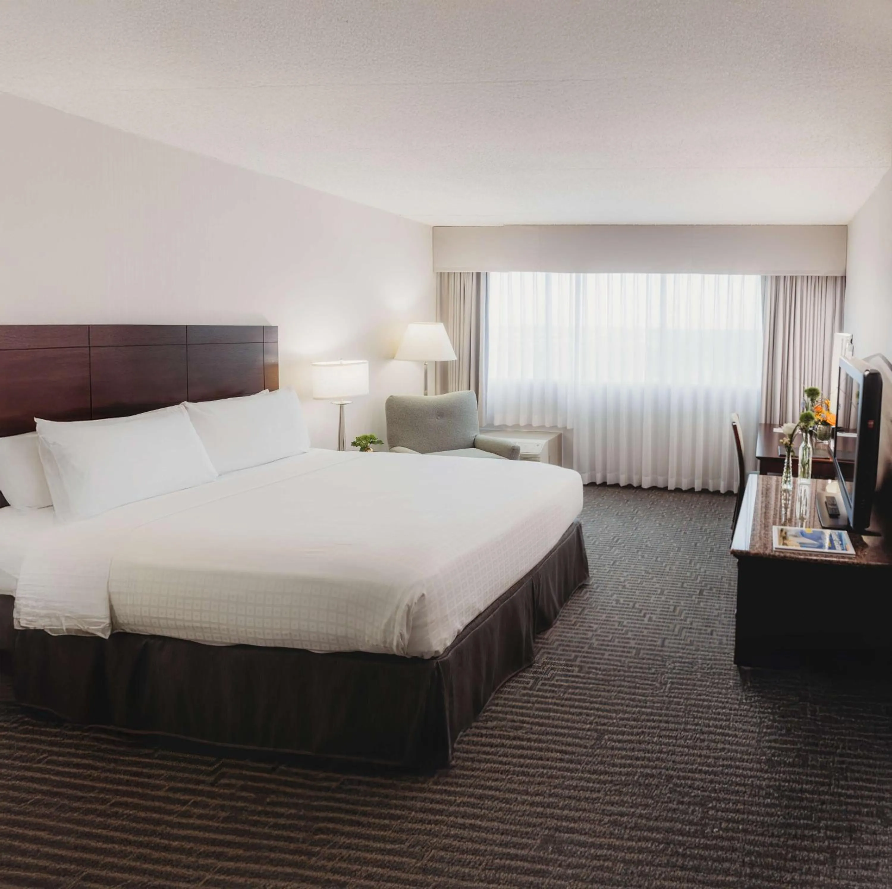 Bedroom, Bed in Somerset Inn Troy