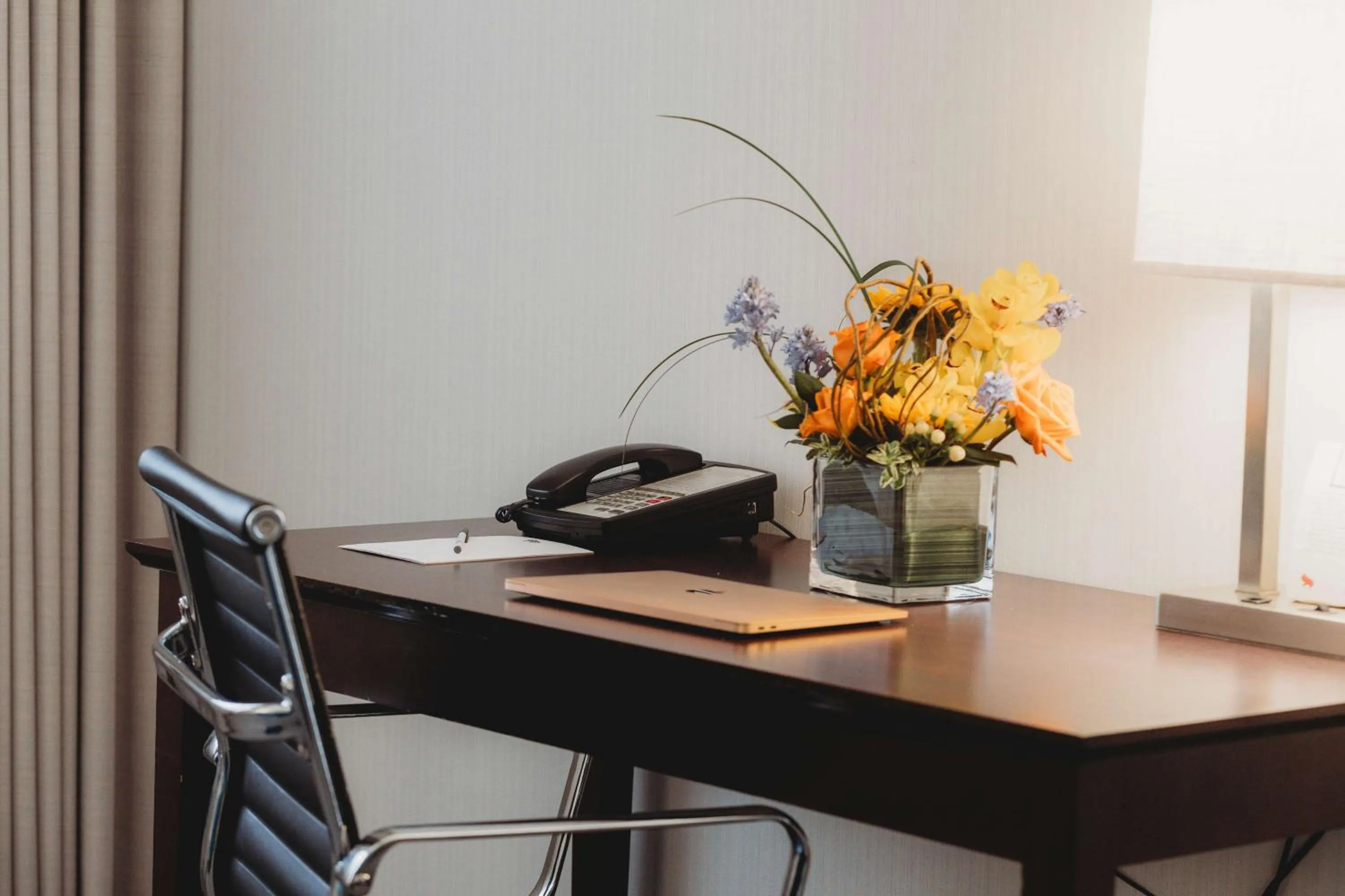 Bedroom in Somerset Inn Troy