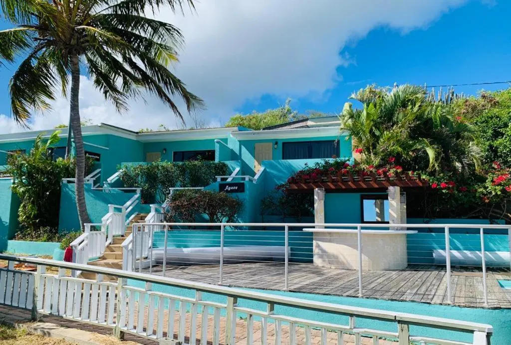 Property building in Lindbergh Bay Hotel