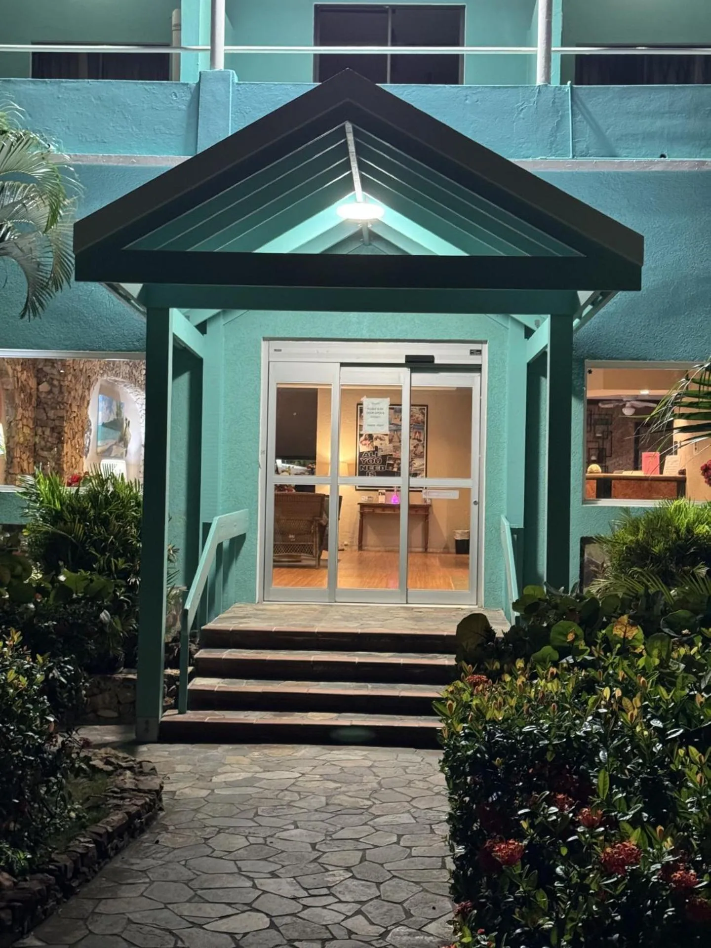 Property building in Lindbergh Bay Hotel