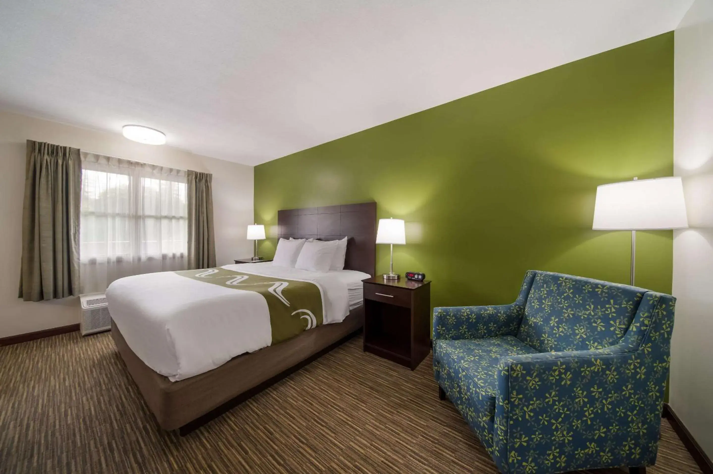 Bedroom, Bed in Quality Inn Bedroom, Bed in Quality Inn