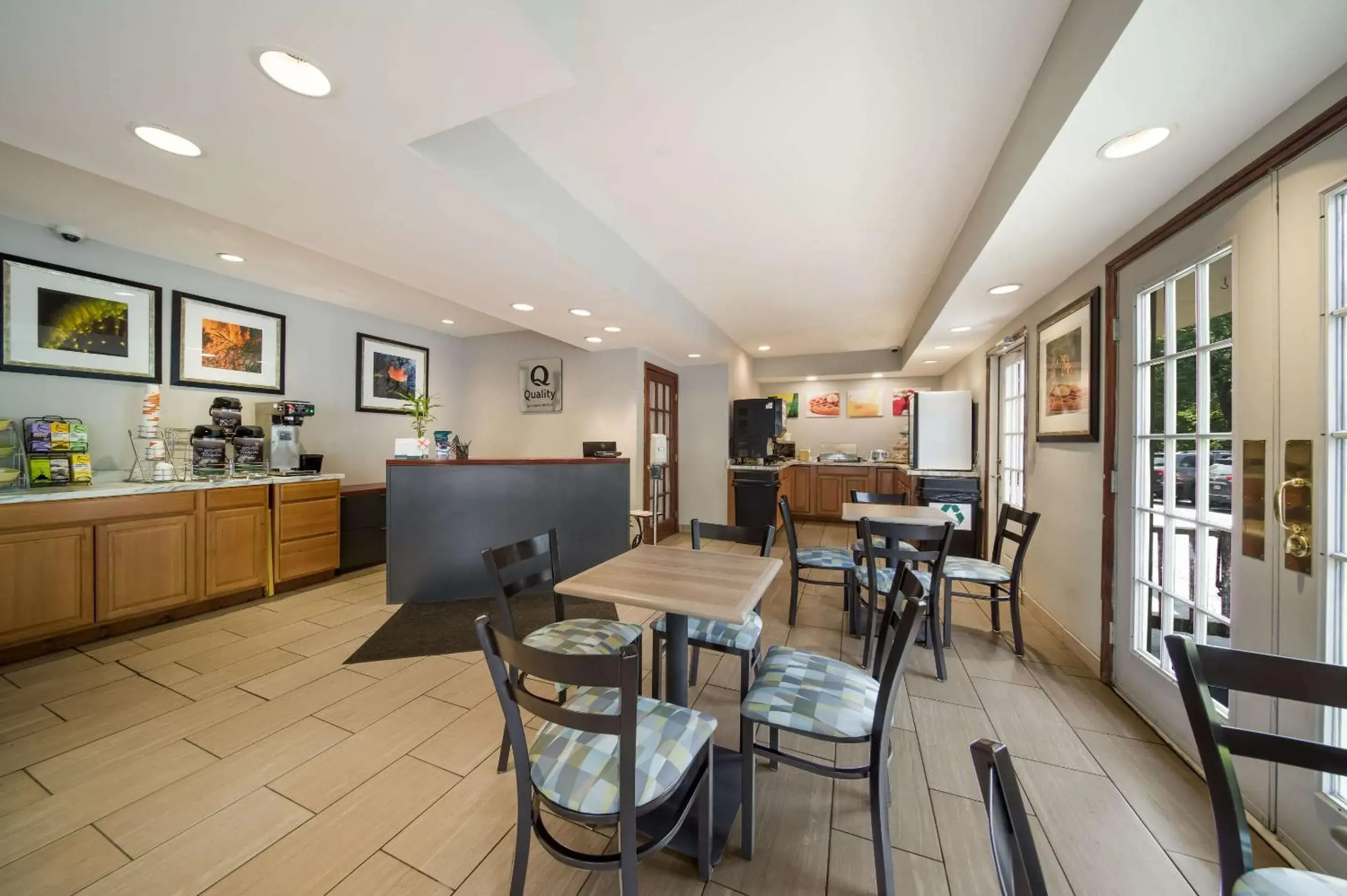 Breakfast in Quality Inn Breakfast in Quality Inn