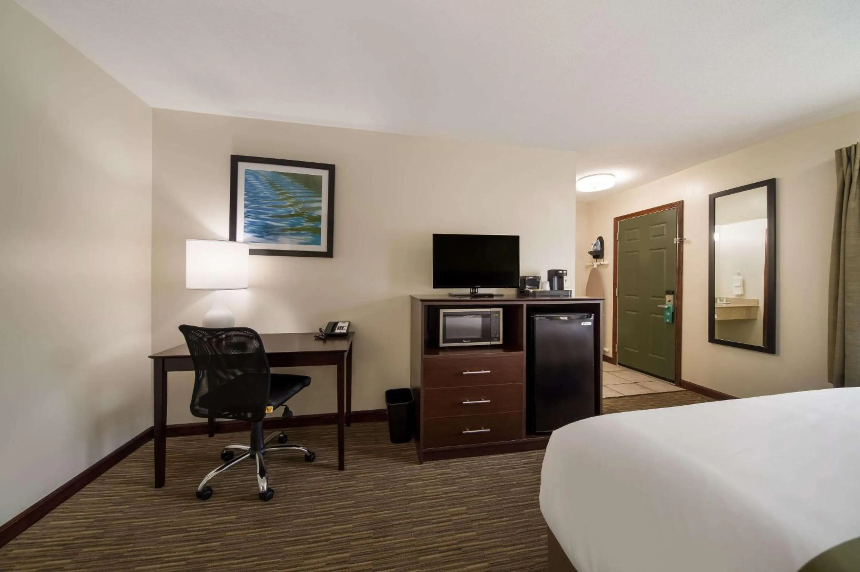 Bedroom, Bed in Quality Inn Great Barrington