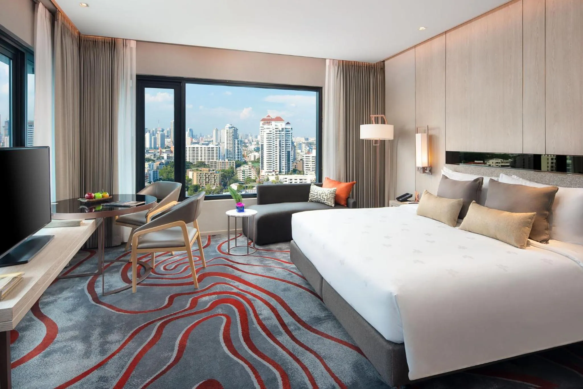 Photo of the whole room, Bed in Hotel Nikko Bangkok