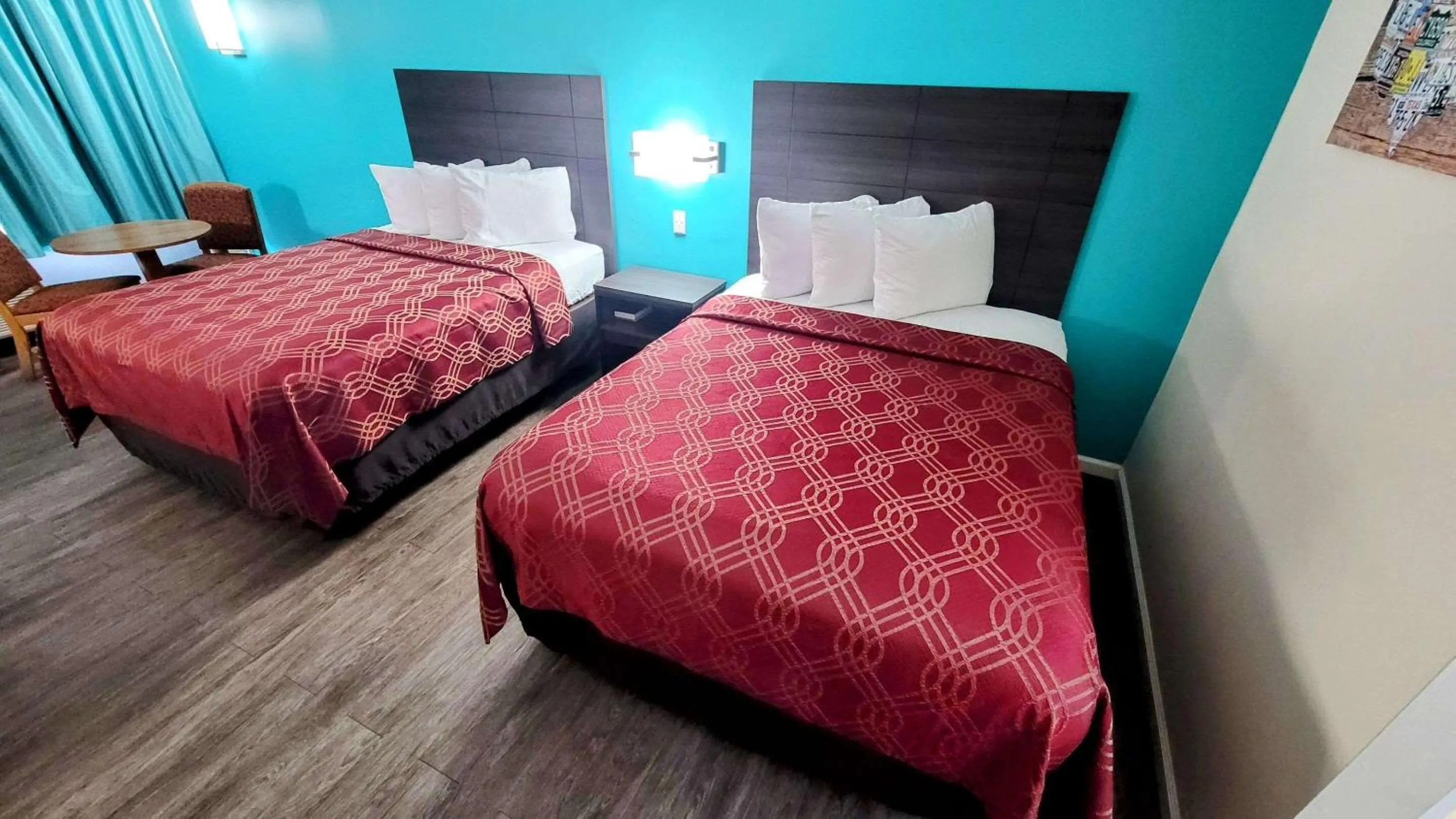 Bedroom, Bed in Econo Lodge Kosciusko