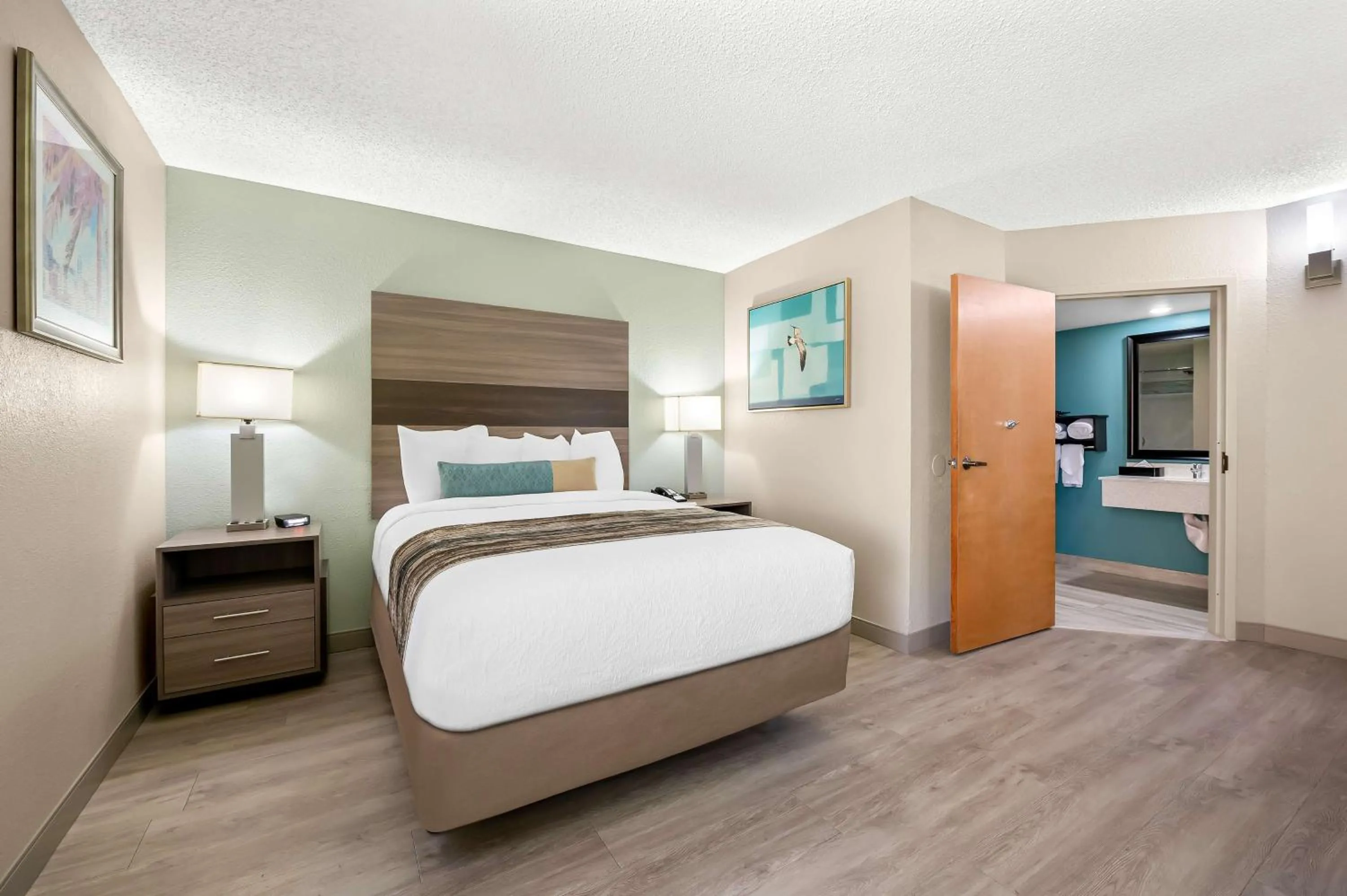 Bedroom, Bed in Best Western Intracoastal Inn