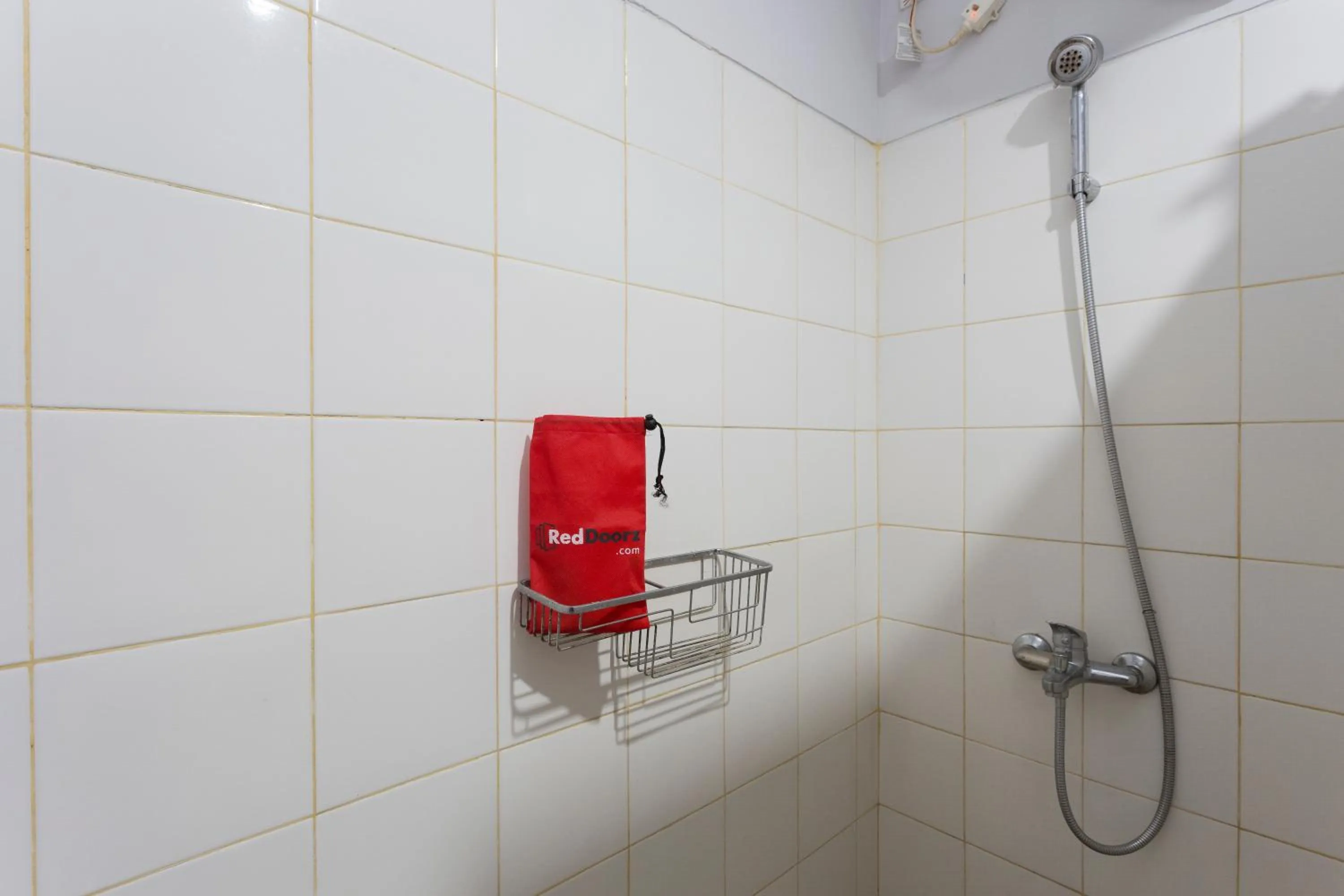 Bathroom in RedDoorz Plus near Cilandak Town Square 2