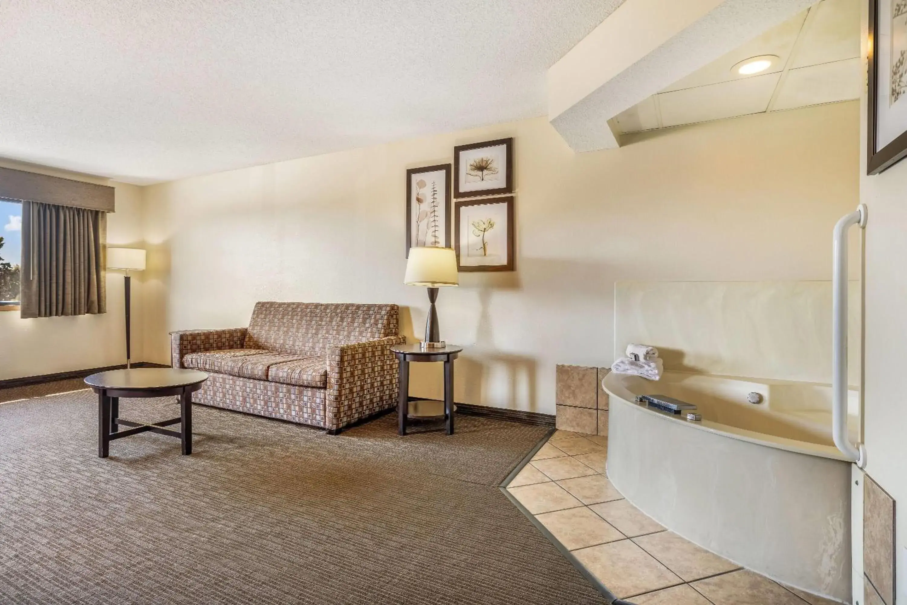 One-Bedroom King Suite - Non-Smoking in Baymont by Wyndham Bloomington MSP Airport One-Bedroom King Suite - Non-Smoking in Baymont by Wyndham Bloomington MSP Airport