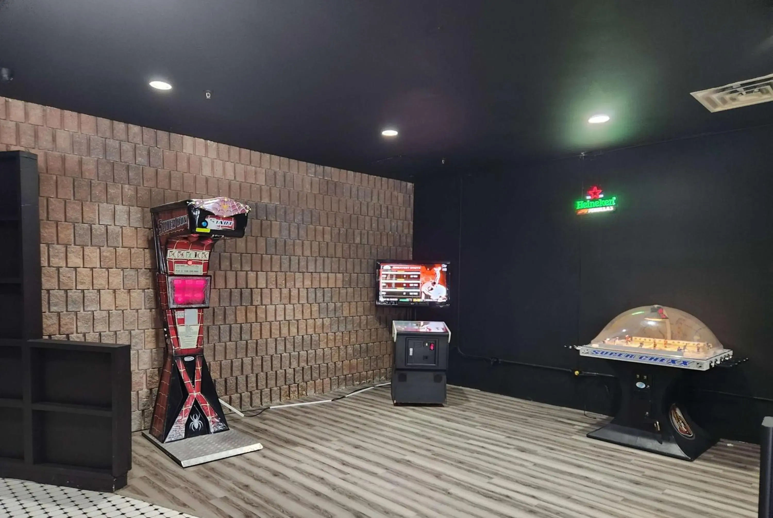 Restaurant/places to eat in Days Inn by Wyndham Renfrew Conference Centre Restaurant/places to eat in Days Inn by Wyndham Renfrew Conference Centre