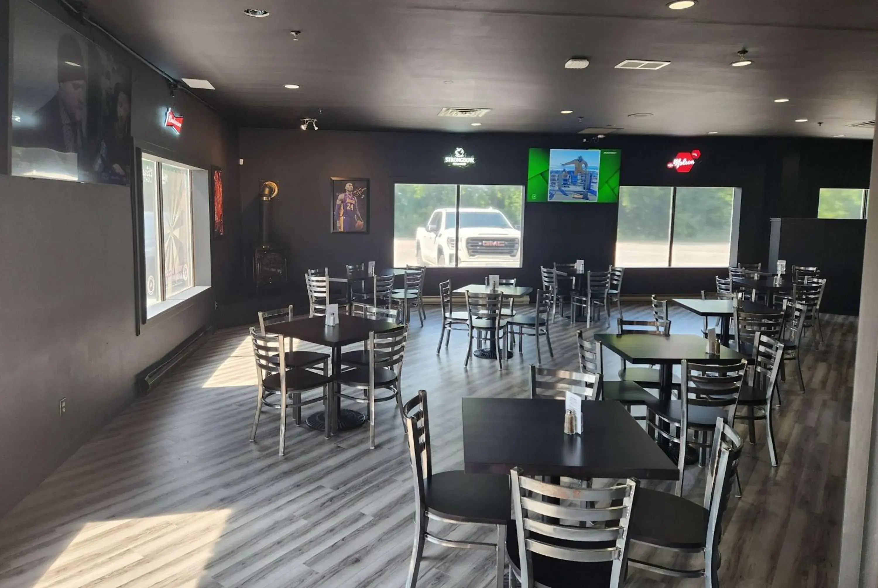 Restaurant/places to eat in Days Inn by Wyndham Renfrew Conference Centre Restaurant/places to eat in Days Inn by Wyndham Renfrew Conference Centre