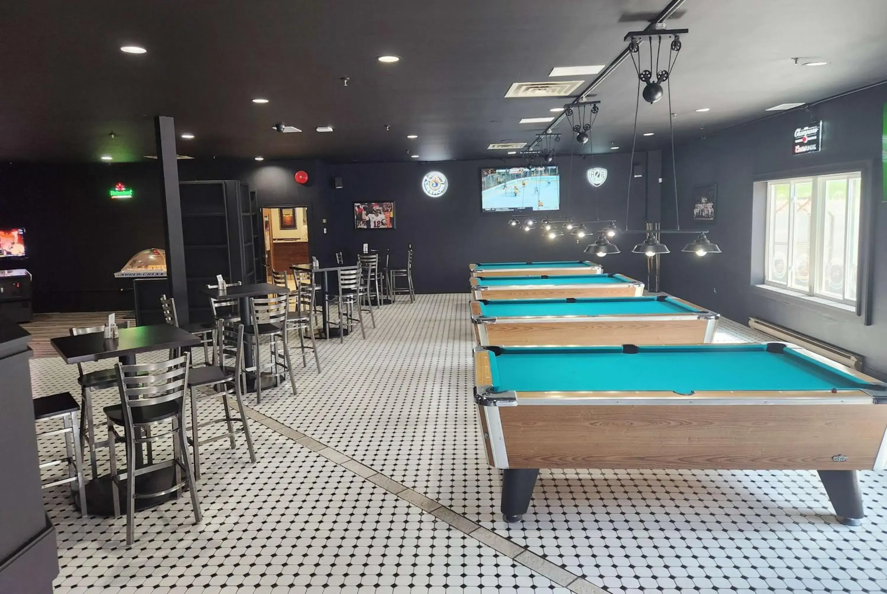 Restaurant/places to eat in Days Inn by Wyndham Renfrew Conference Centre Restaurant/places to eat in Days Inn by Wyndham Renfrew Conference Centre