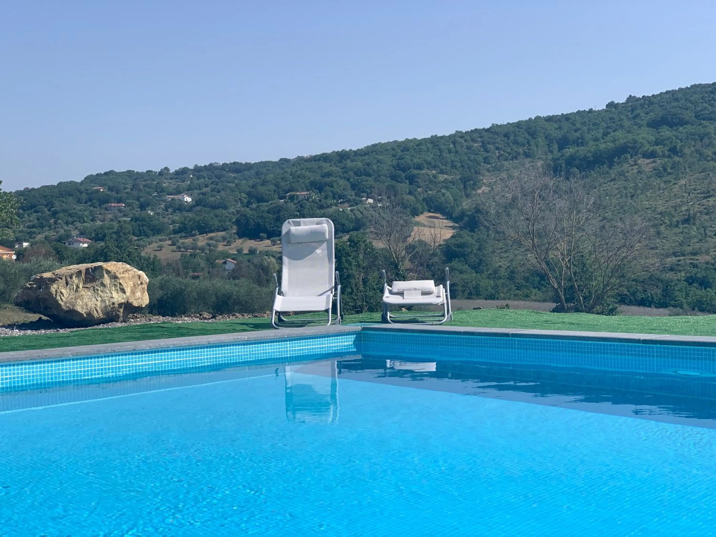 Swimming pool in Agriturismo B&B Il Rifugio di Nino
