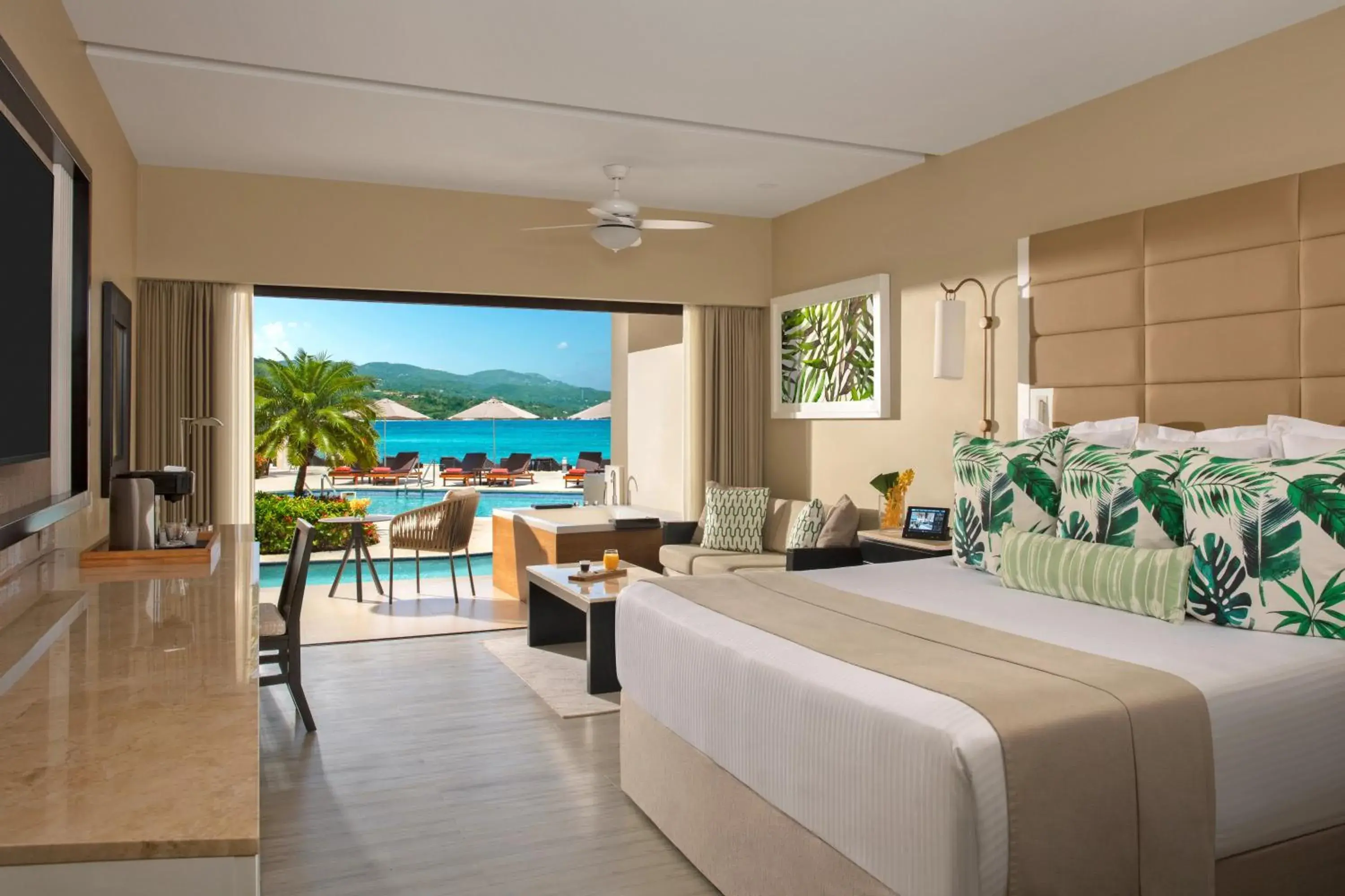 Bedroom, Bed in Secrets Wild Orchid Bedroom, Bed in Secrets Wild Orchid