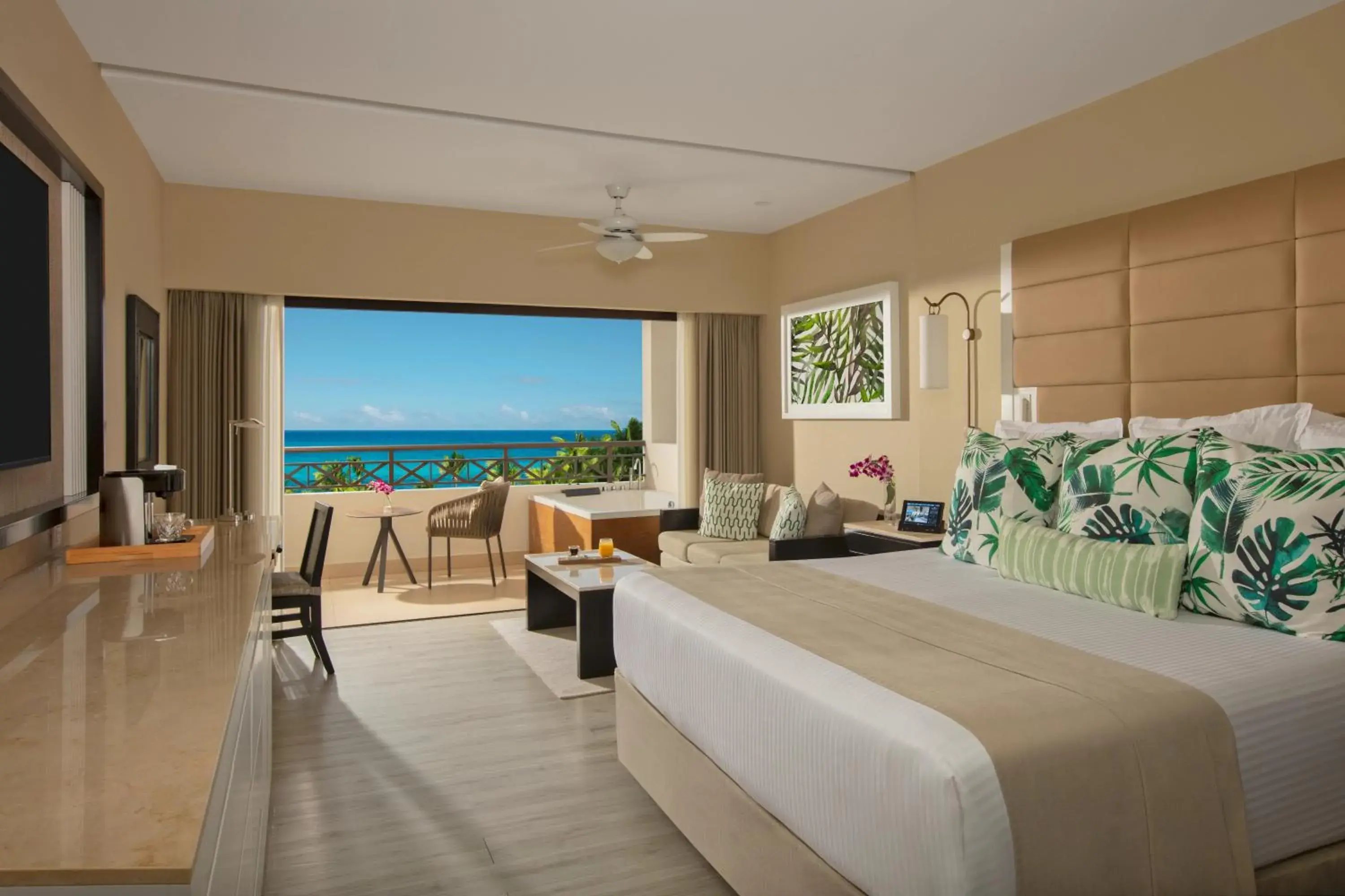 Bedroom, Bed in Secrets Wild Orchid Bedroom, Bed in Secrets Wild Orchid