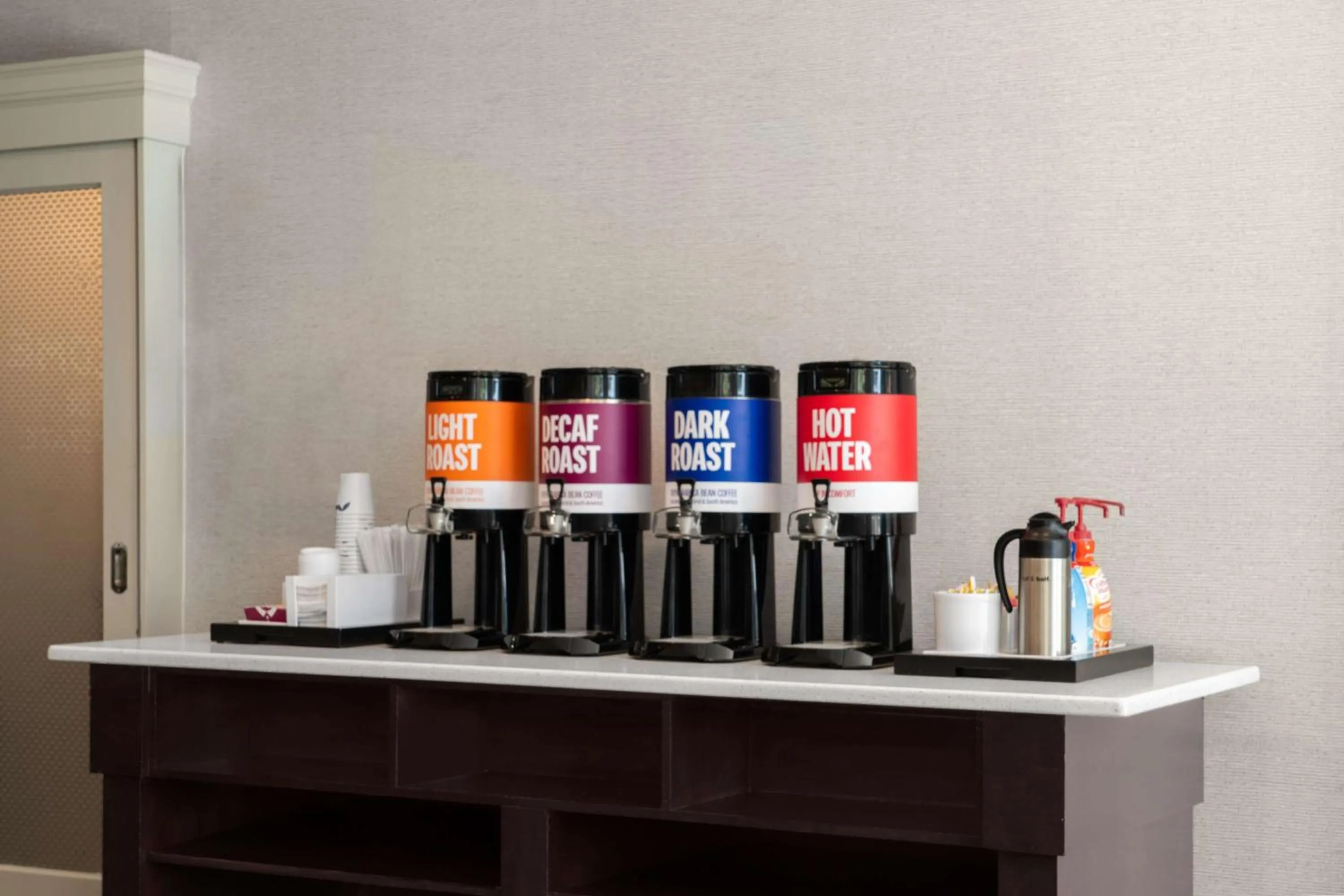 Dining area in Hampton Inn Spring Lake Fayetteville