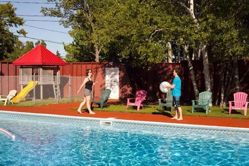 Swimming pool in Clansman Motel