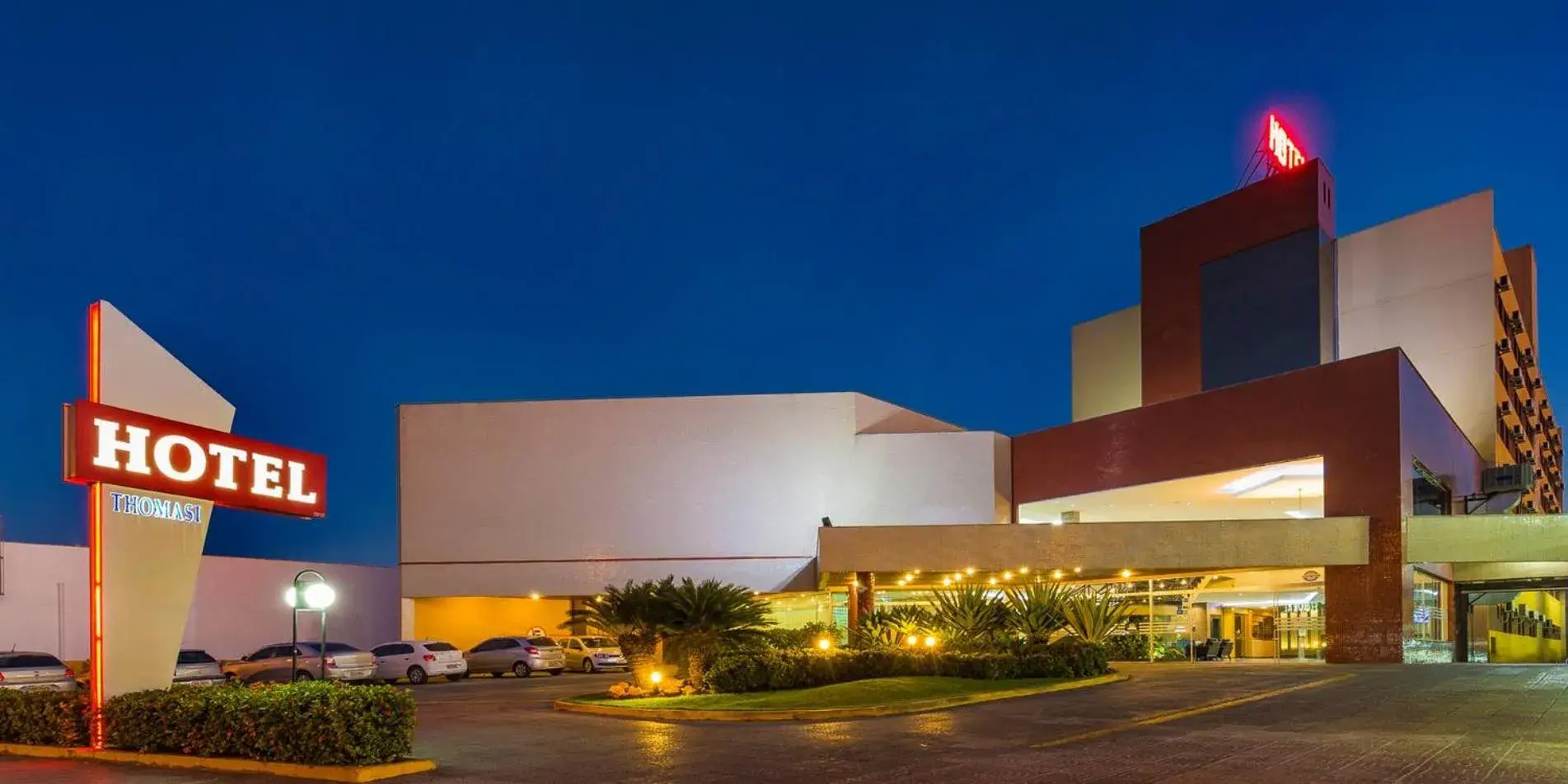 Property building in Hotel Thomasi Express - Londrina Property building in Hotel Thomasi Express - Londrina