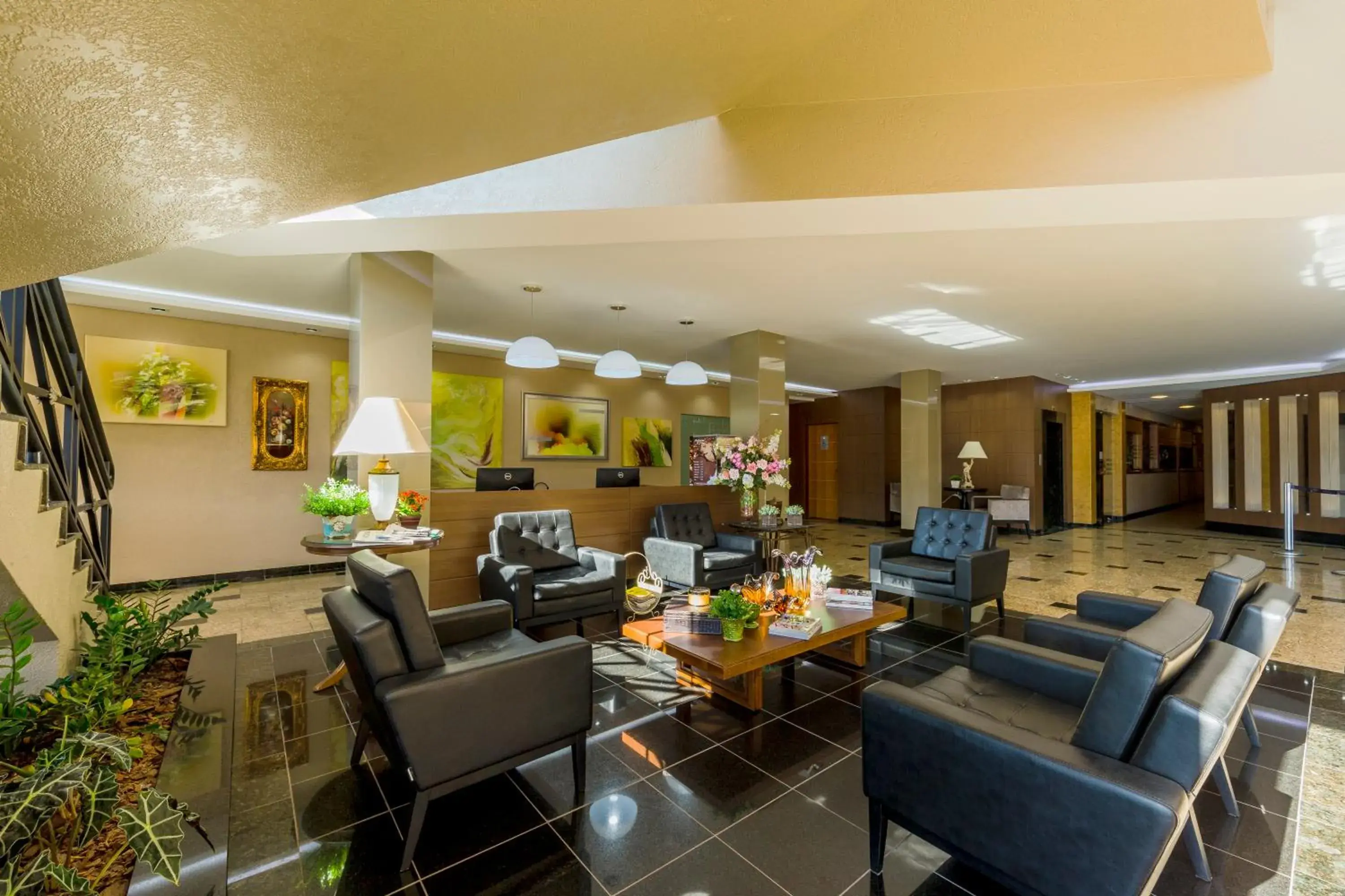 Living room in Hotel Thomasi Express - Londrina Living room in Hotel Thomasi Express - Londrina