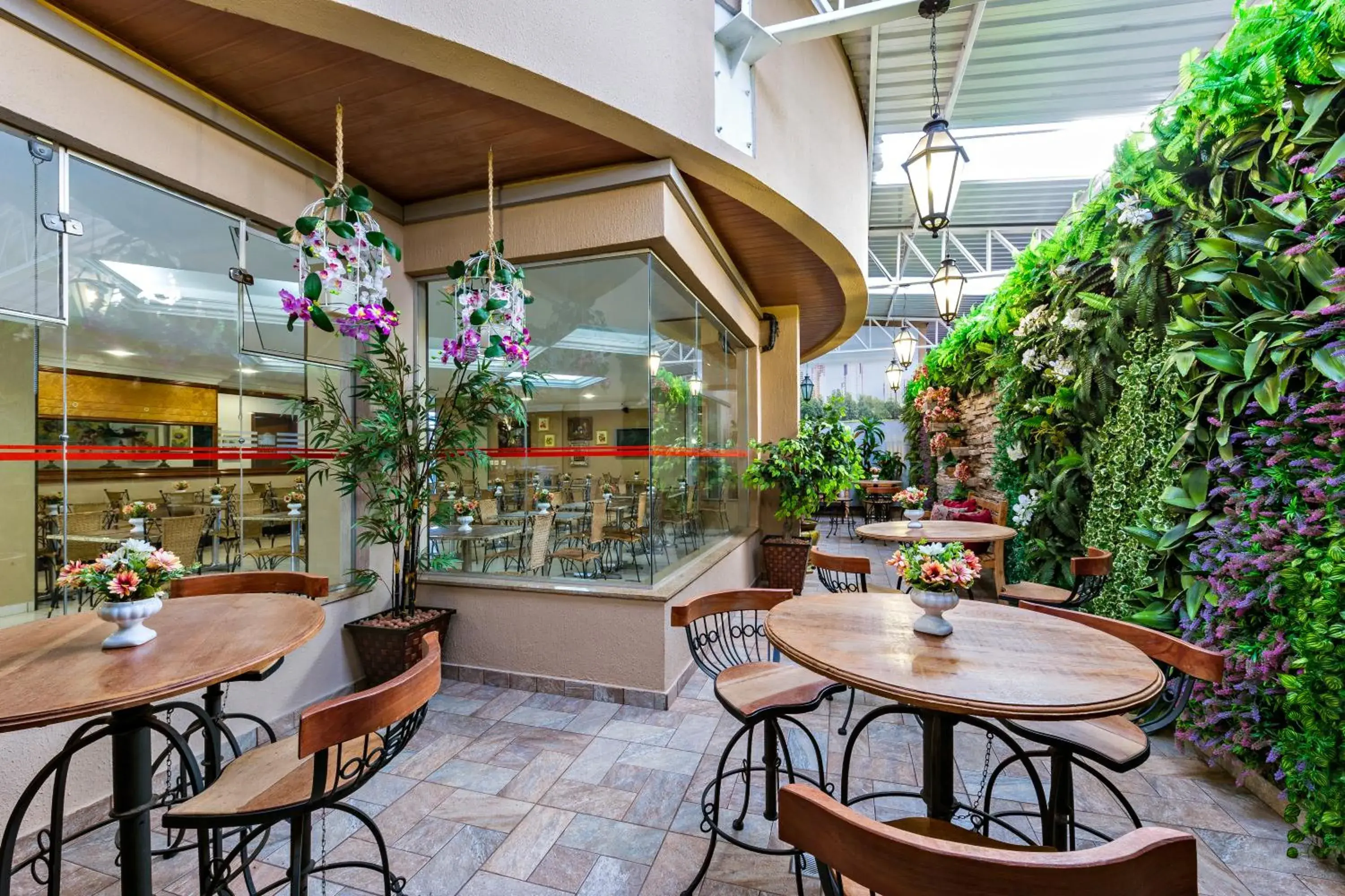 Restaurant/places to eat in Hotel Thomasi Express - Londrina Restaurant/places to eat in Hotel Thomasi Express - Londrina