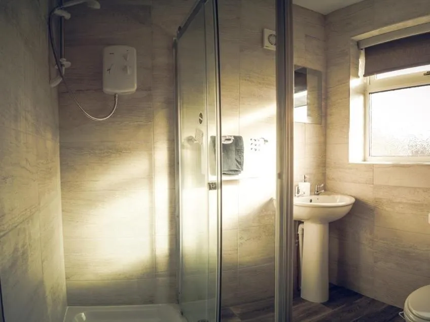 Bathroom in Hallam Rooms