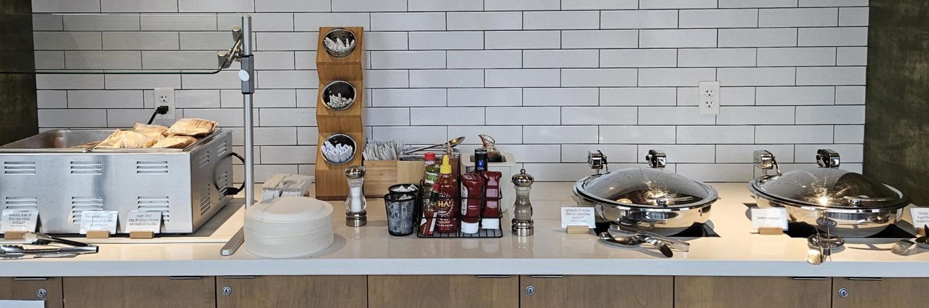 Breakfast in Fairfield Inn & Suites By Marriott Duluth Waterfront