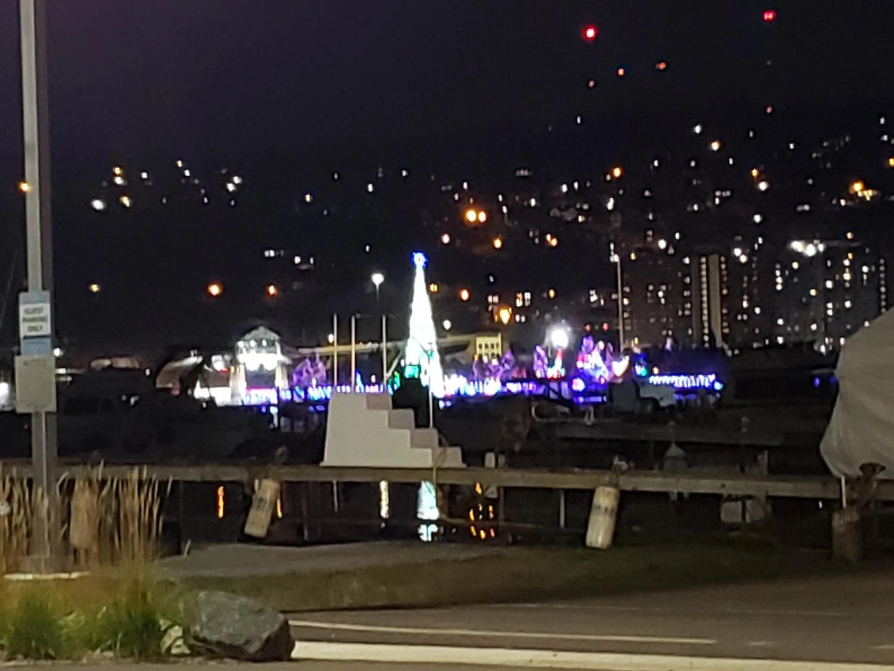 Night in Fairfield Inn & Suites By Marriott Duluth Waterfront